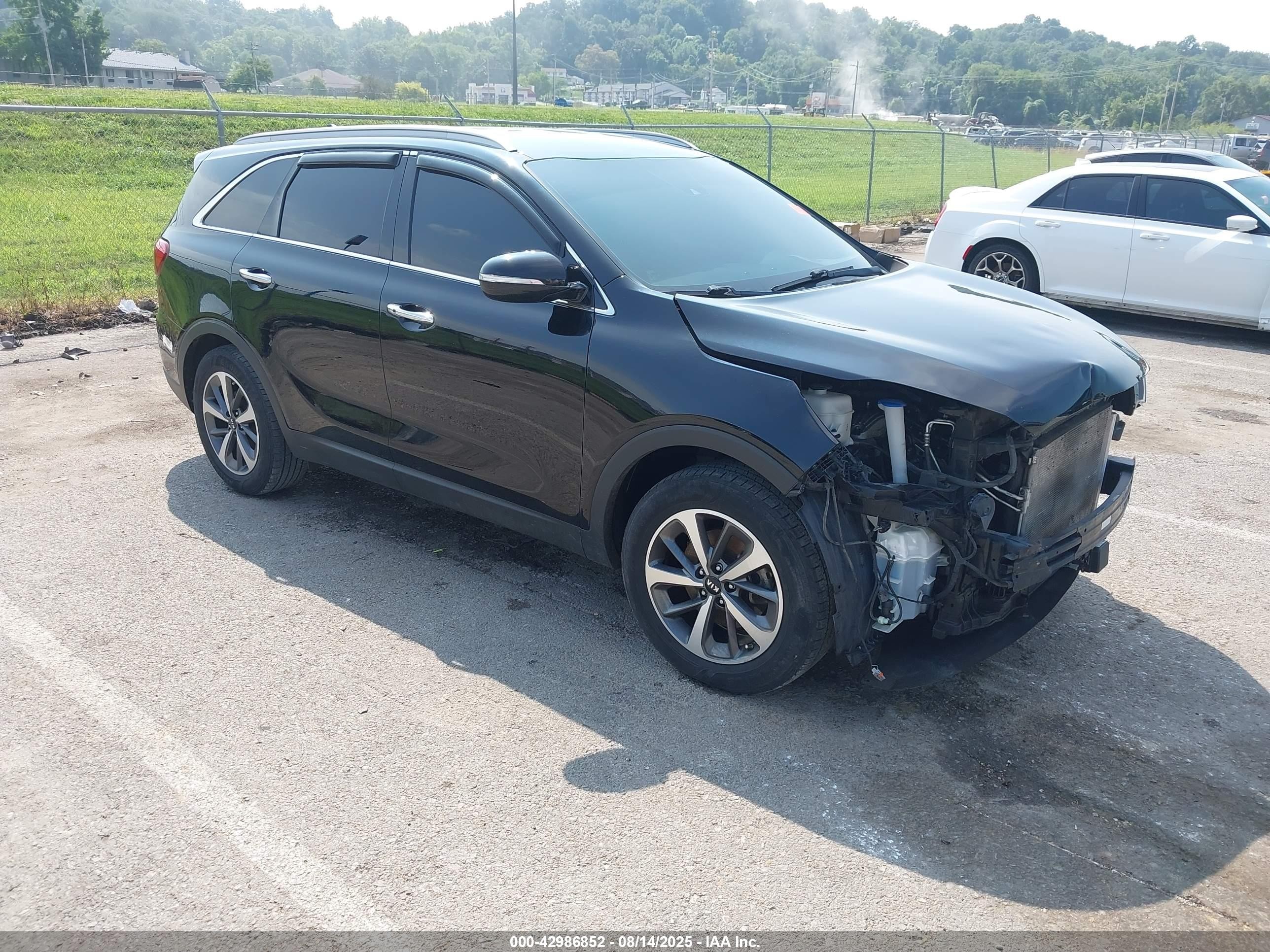 2019 Kia Sorento EX, VIN 5XYPH4A56KG540202 — Front end