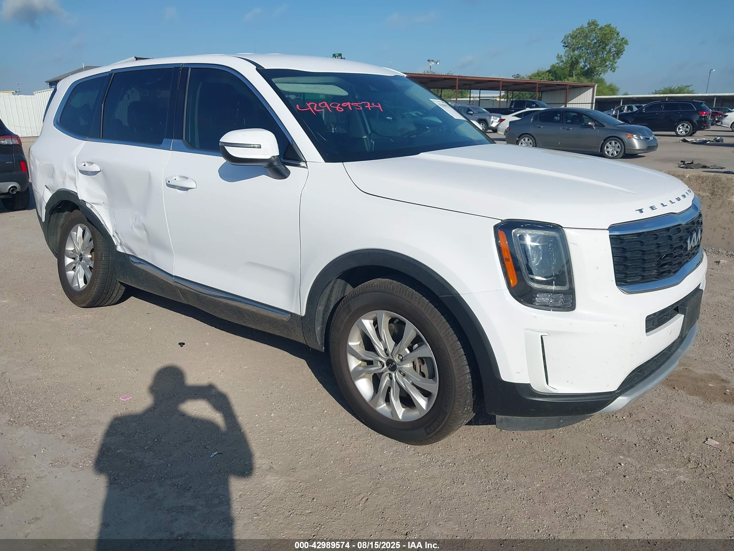 2022 Kia Telluride LX, VIN 5XYP24HC6NG255140 — Rear end