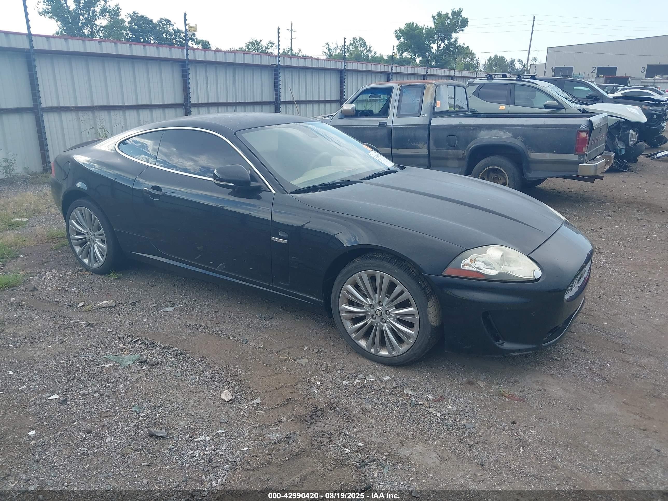 2010 Jaguar XK, VIN SAJWA4FB9ALB34324 — Front end