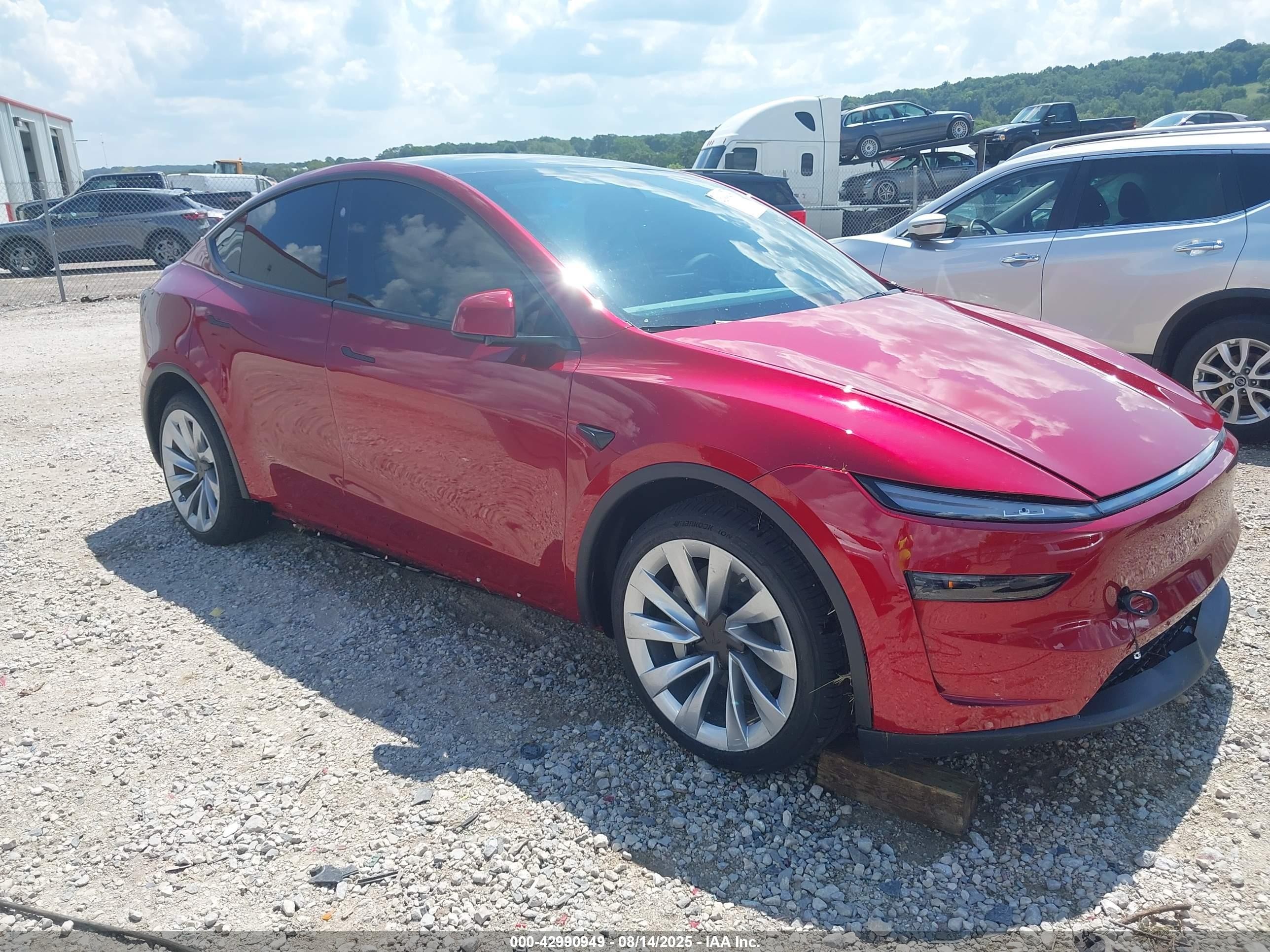 2026 Tesla Model Y Long Range Launch Series, VIN 7SAYGDEE9TF323336 — Пресная вода