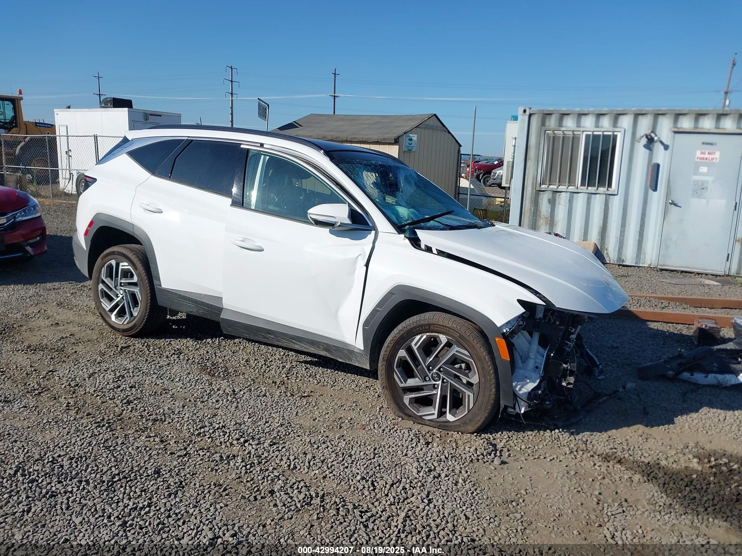 2025 Hyundai Tucson Limited, VIN 5NMJECDEXSH516351 — Перед