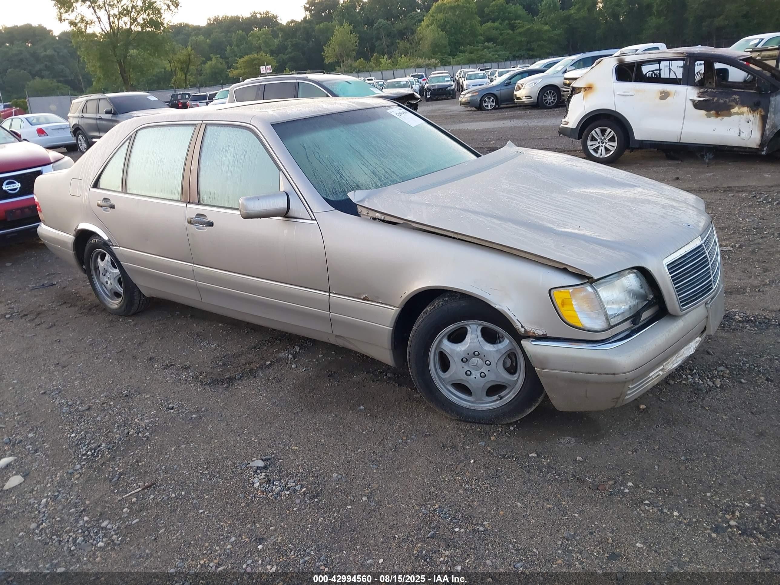 1997 Mercedes-Benz S 320/430/500, VIN WDBGA33G4VA352133 — Front end