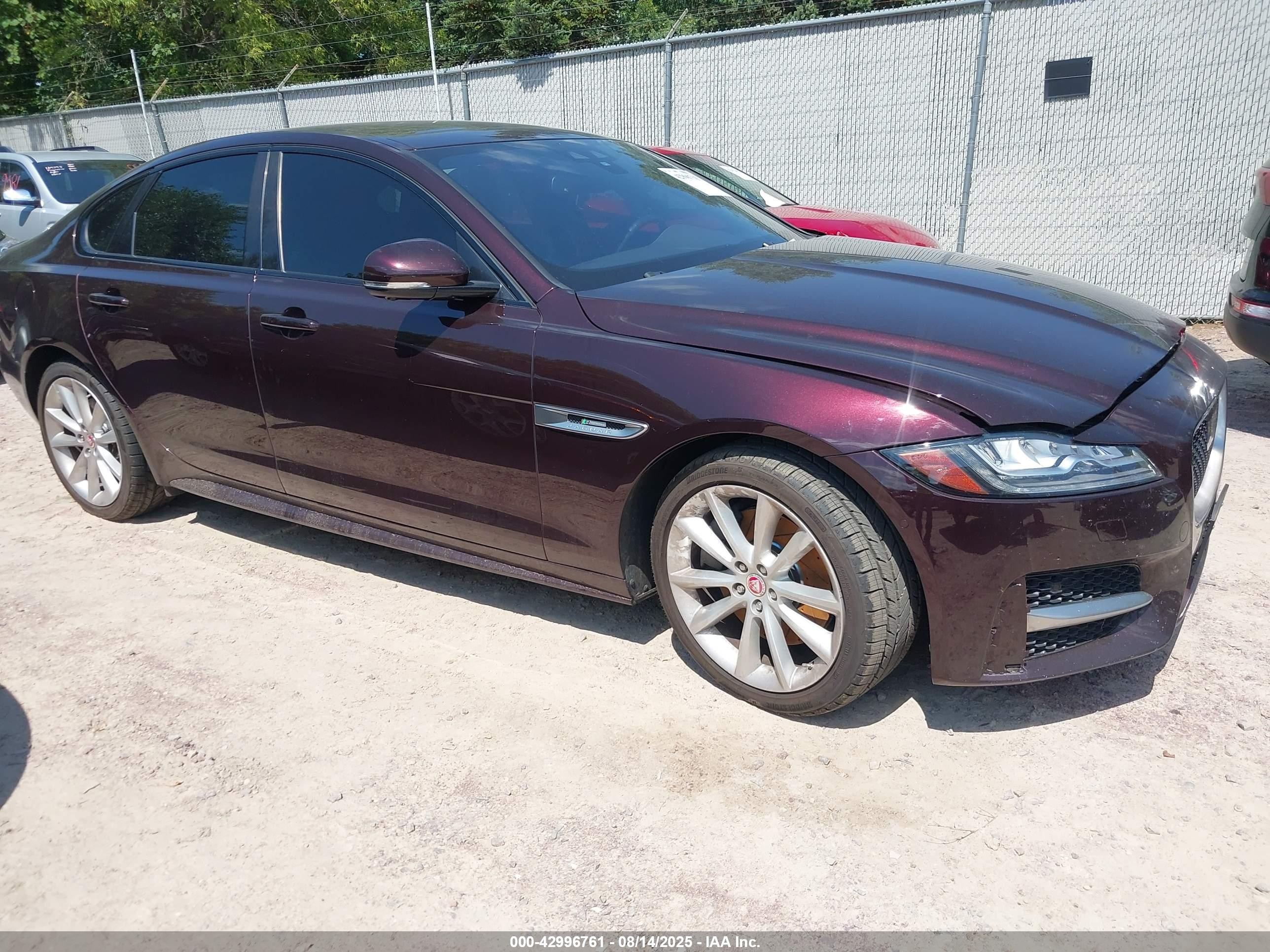 2016 Jaguar XF 35t R-Sport, VIN SAJBL4BV3GCY13326 — Пресная вода