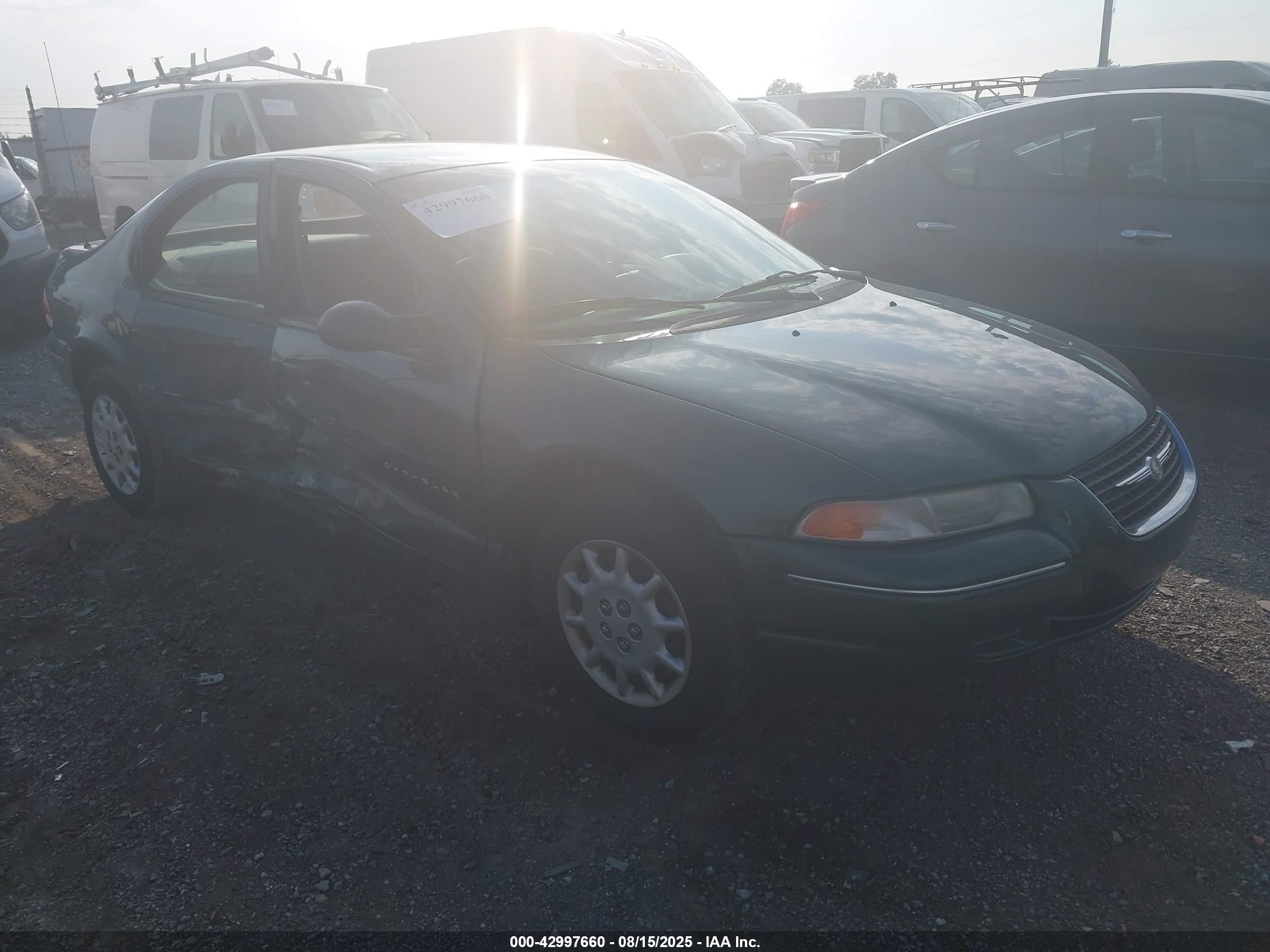 2000 Chrysler Cirrus LX, VIN 1C3EJ46X2YN306277 — Side