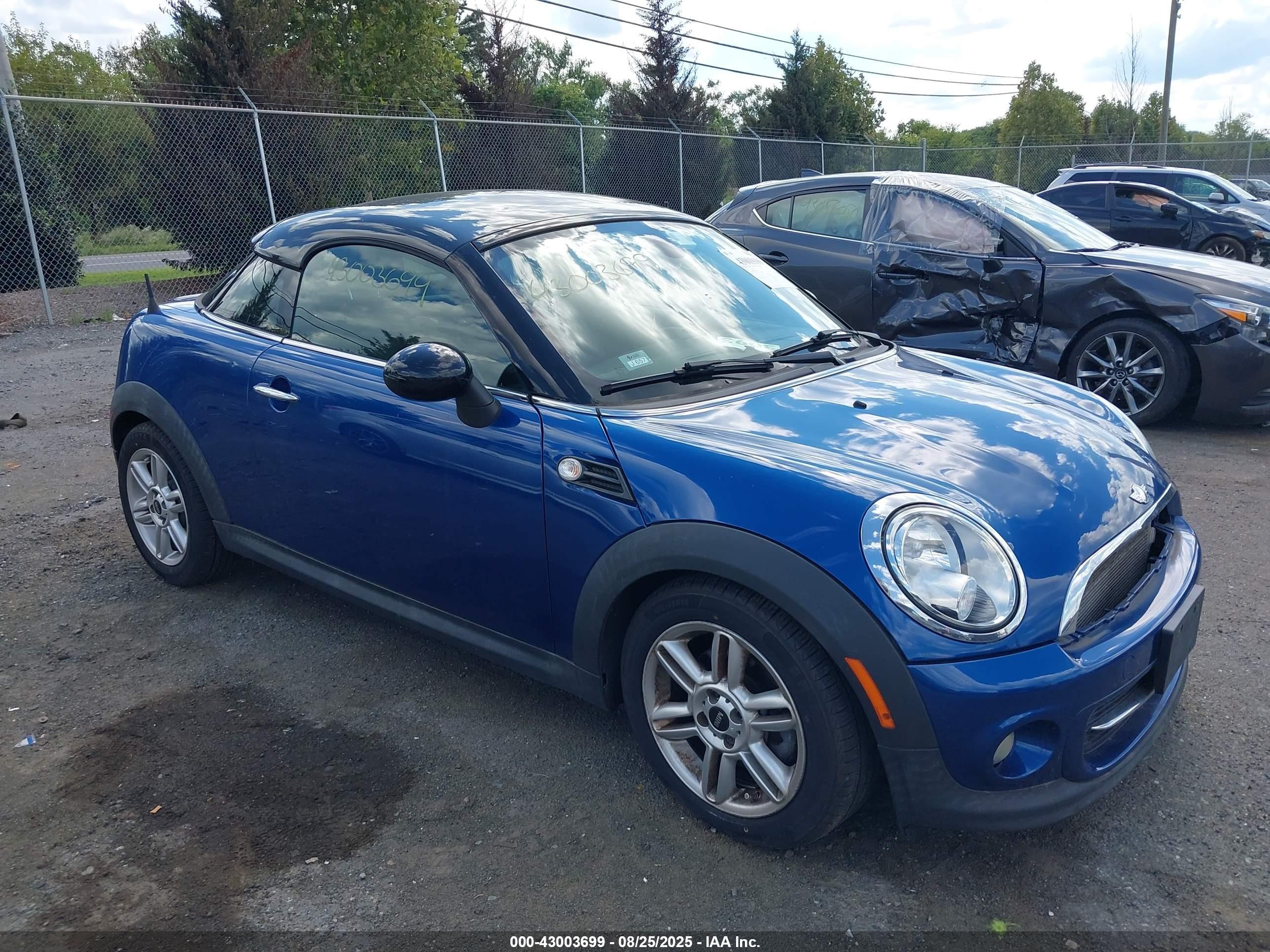2013 MINI Coupe, VIN WMWSX1C50DT507192 — Перед