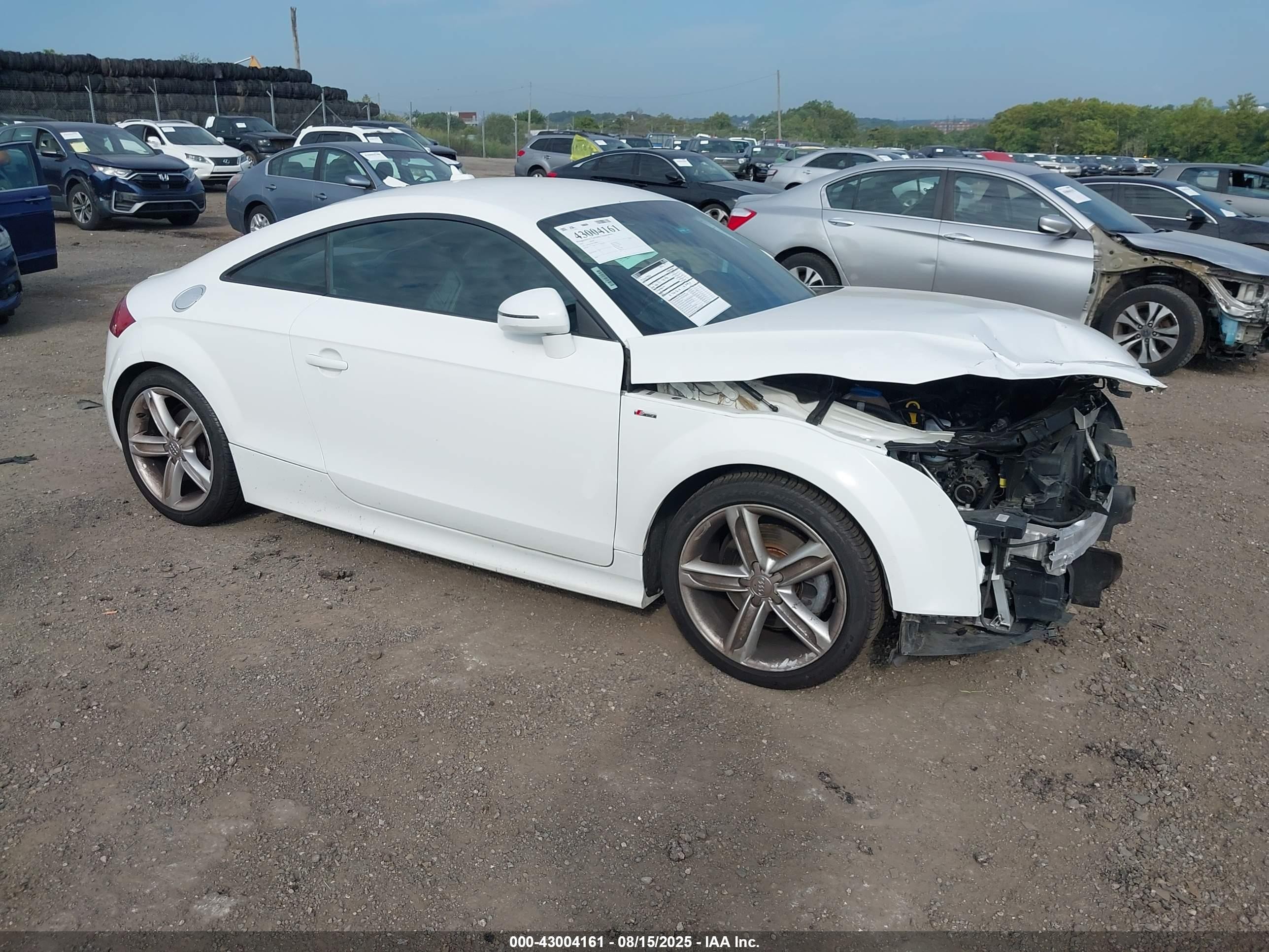 2015 Audi TT 2.0T, VIN TRUBFAFK5F1000493 — Перед
