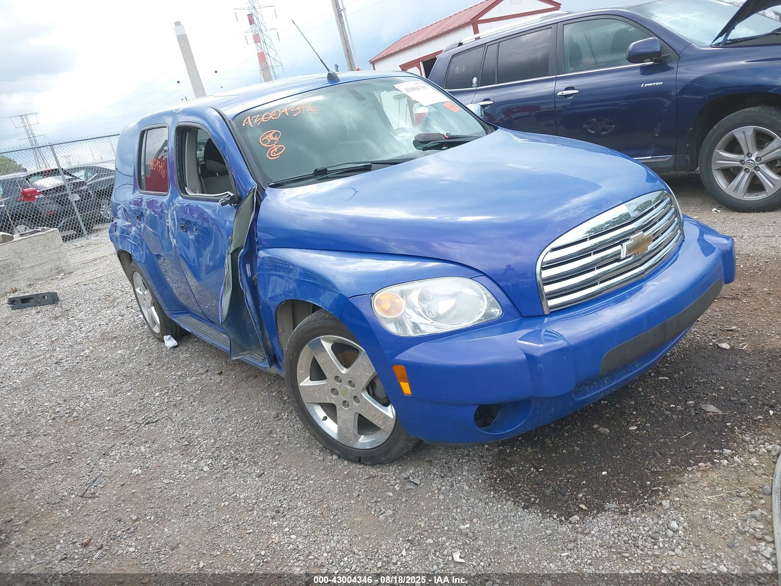2008 Chevrolet HHR LT, VIN 3GNDA53P78S615709 — Side