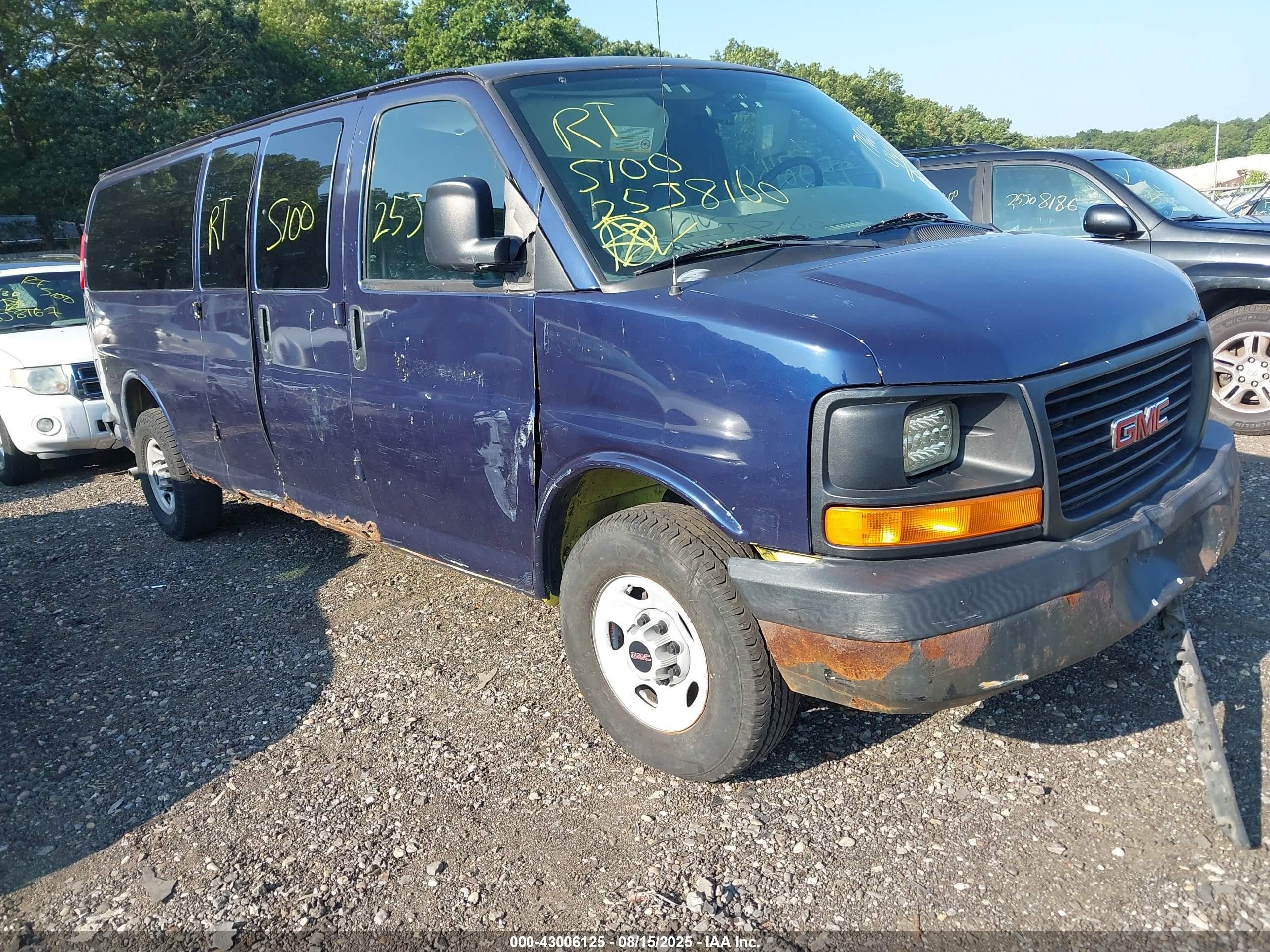 2007 GMC Savana, VIN 1GJHG39U571235464 — Side