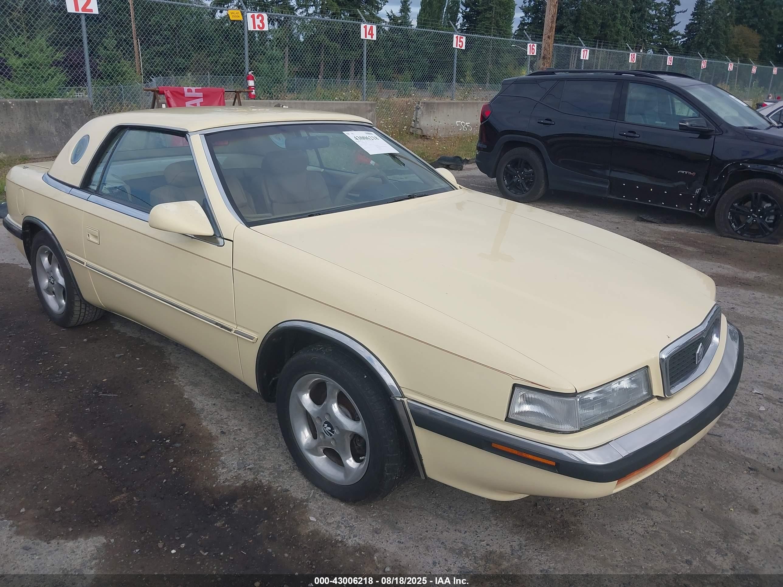 1989 Chrysler TC by Maserati, VIN ZC2FP1102KB201247 — Side