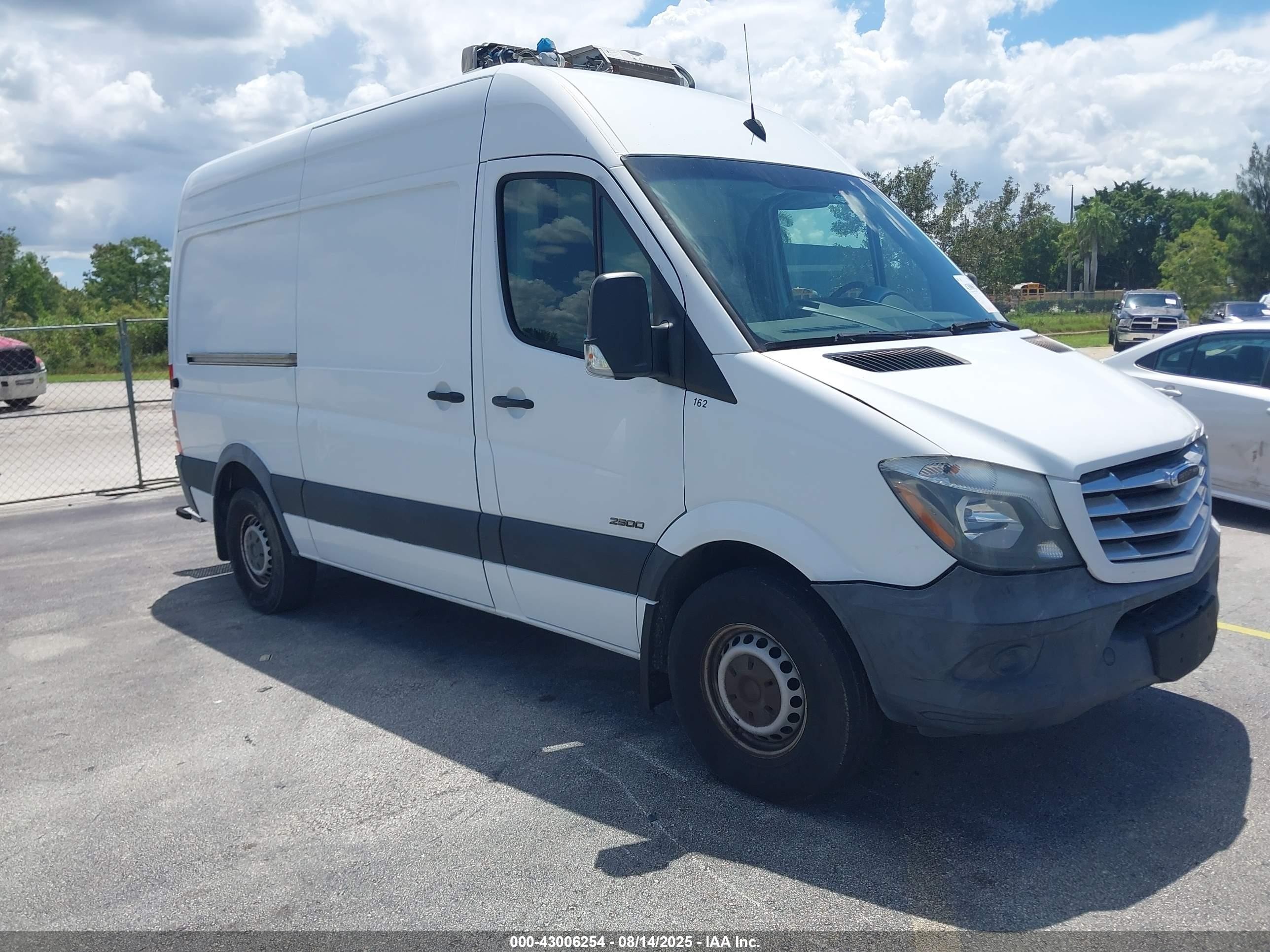 2015 Freightliner Sprinter, VIN WDYPE7CC1F5974763 — Rear end