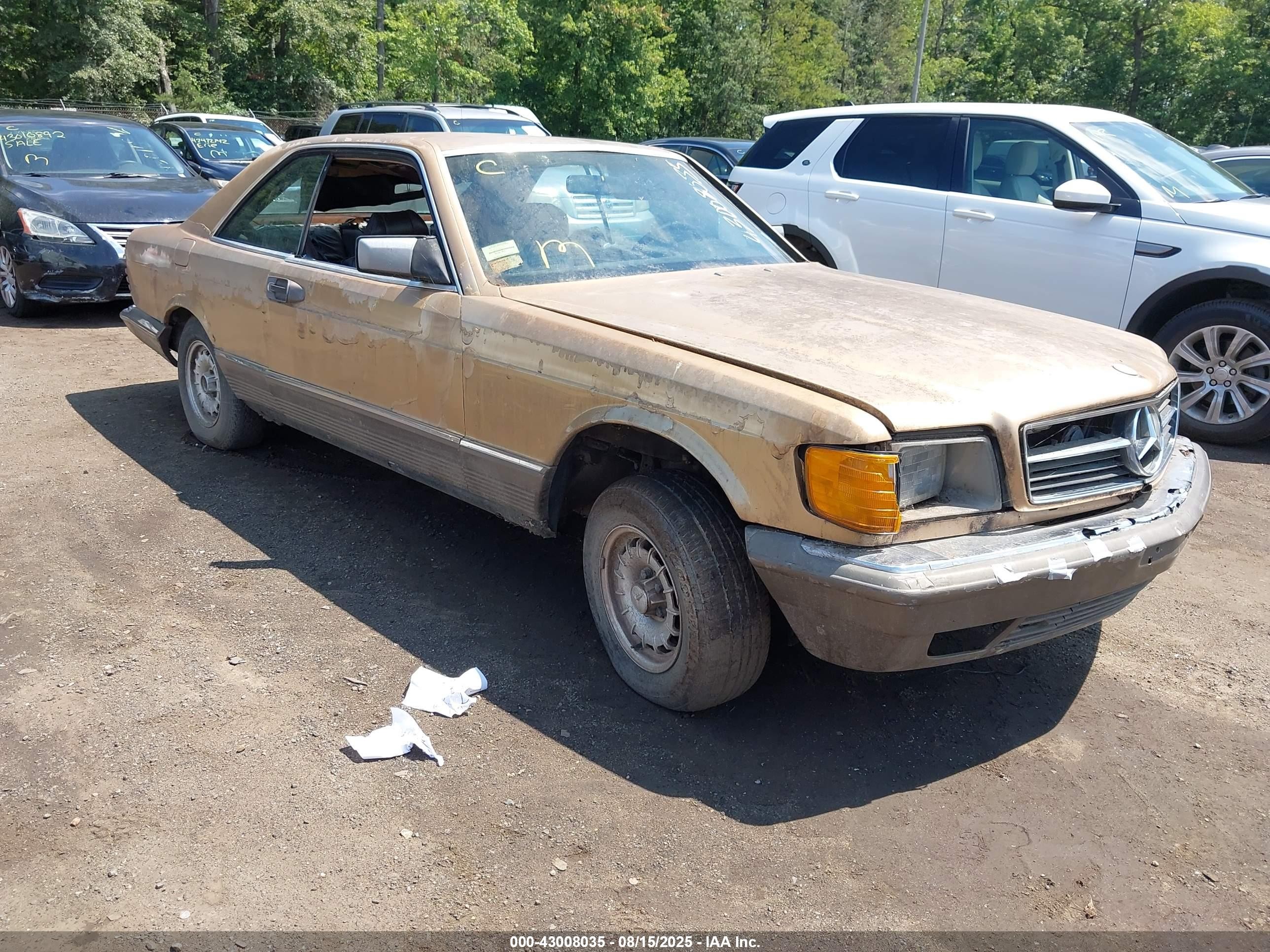 1985 Mercedes-Benz 500, VIN WDBCA44D6FA092702 — Front end