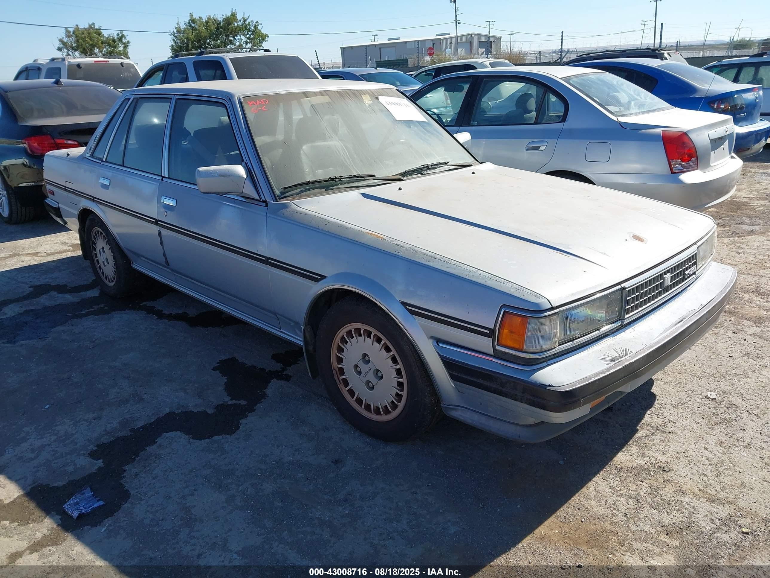 1987 Toyota Cressida, VIN JT2MX73E7H0128754 — Normal wear