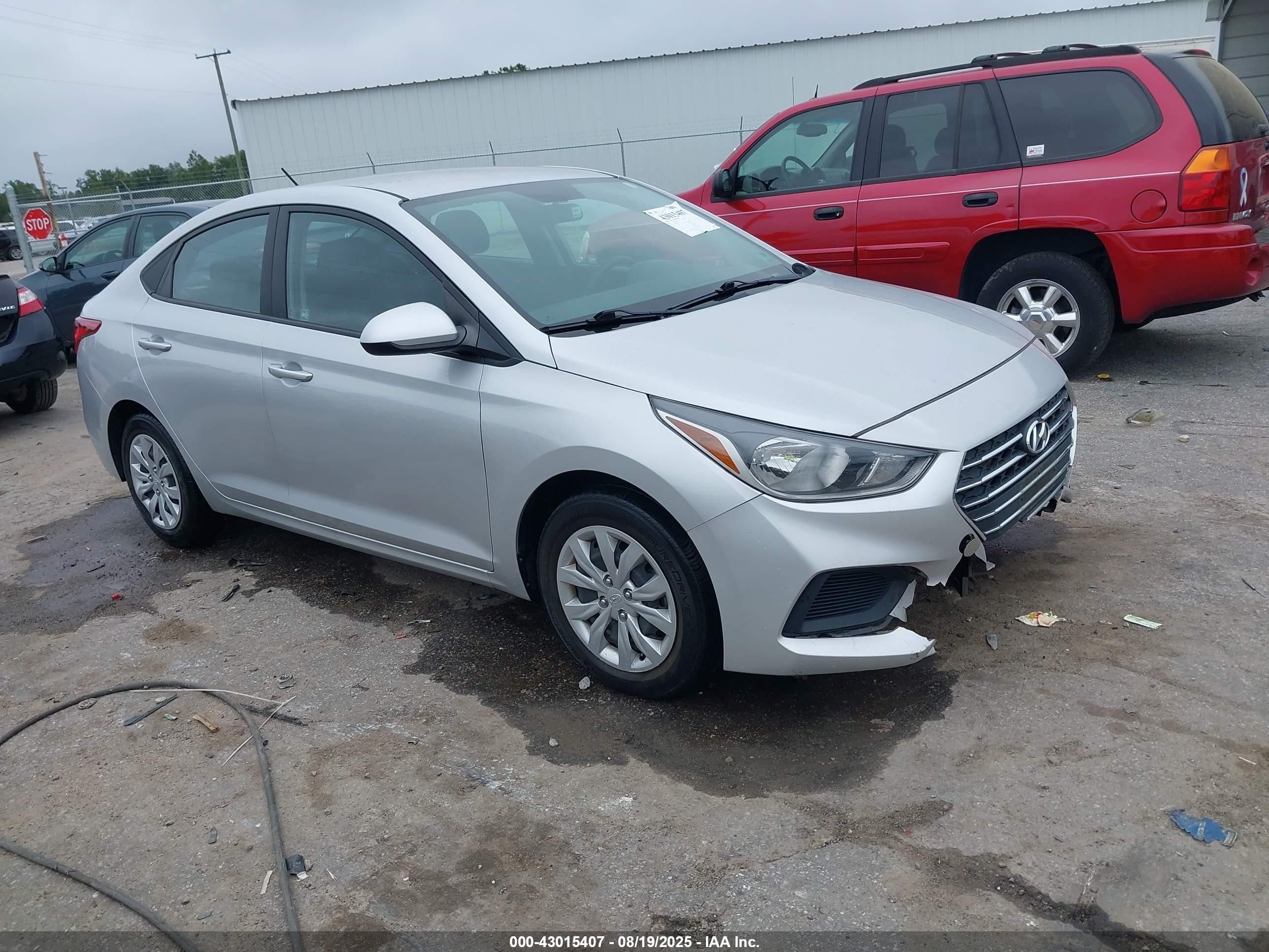 2022 Hyundai Accent SEL, VIN 3KPC24A6XNE157454 — Front end