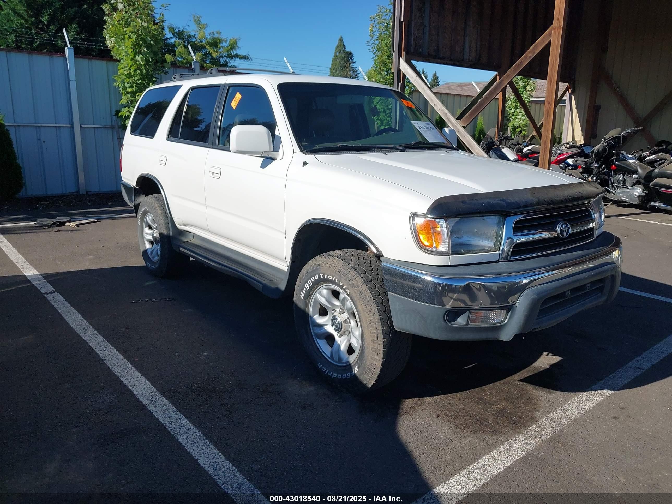 1999 Toyota 4Runner SR5, VIN JT3HN86R3X0196023 — Normal wear