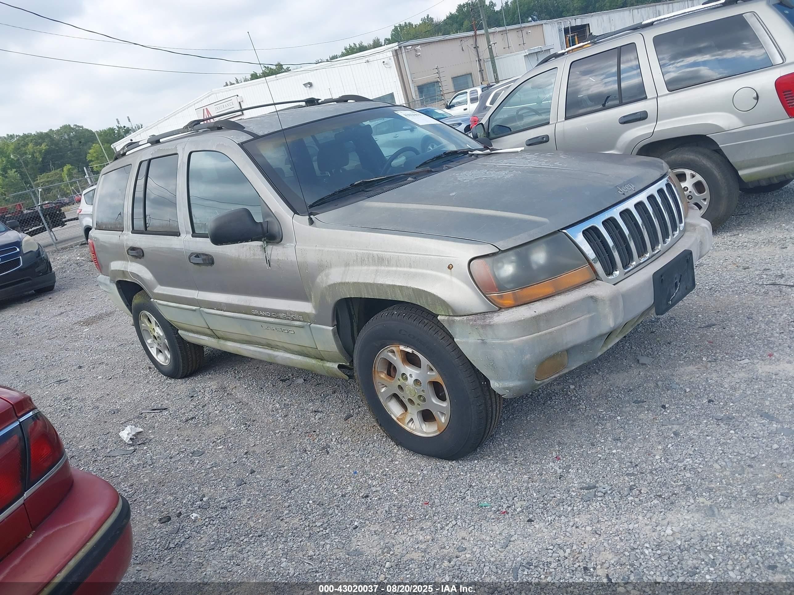 1999 Jeep Grand Cherokee Laredo, VIN 1J4GW58N1XC657192 — Biohazard / chemical