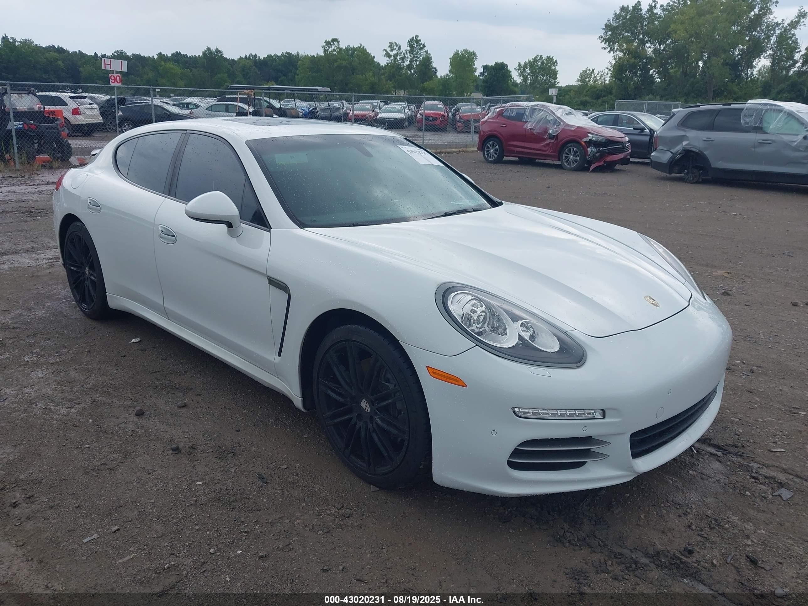 2016 Porsche Panamera 4, VIN WP0AA2A73GL003587 — Fresh water flood