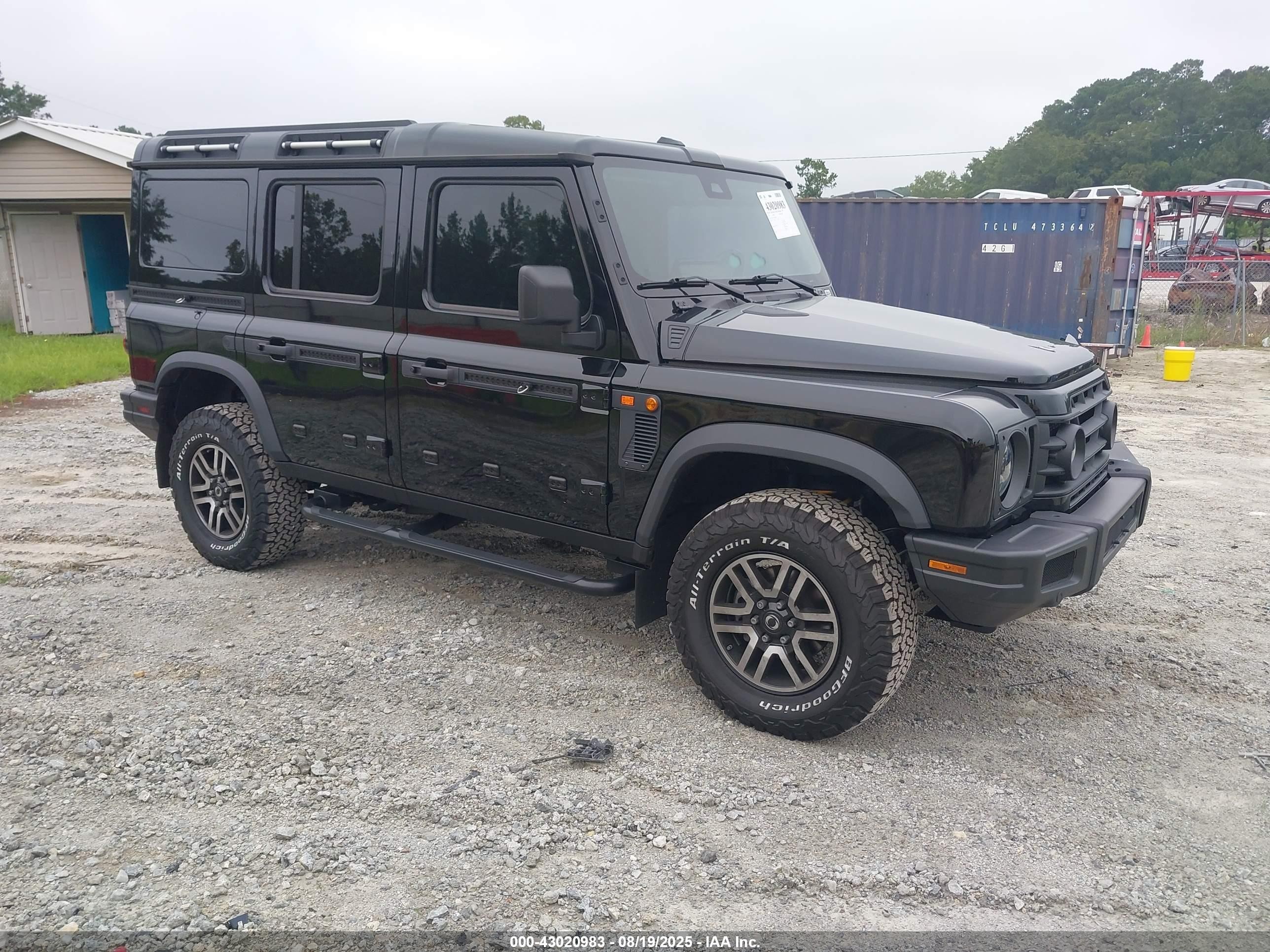 2025 Ineos Grenadier, VIN SC6GM1CAXSF026541 — Front end