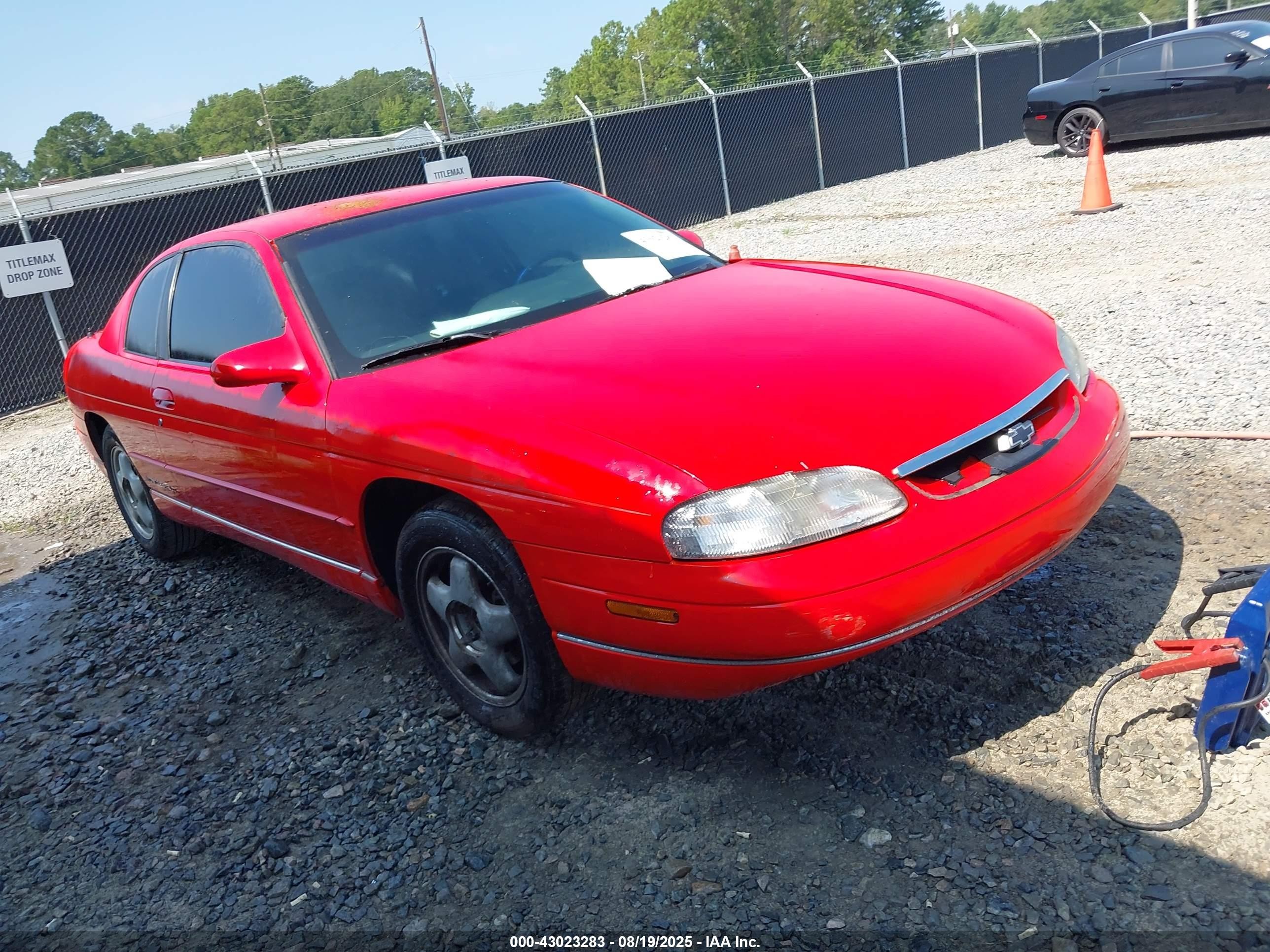 1997 Chevrolet Monte Carlo LS, VIN 2G1WW12M3V9287838 — Бок