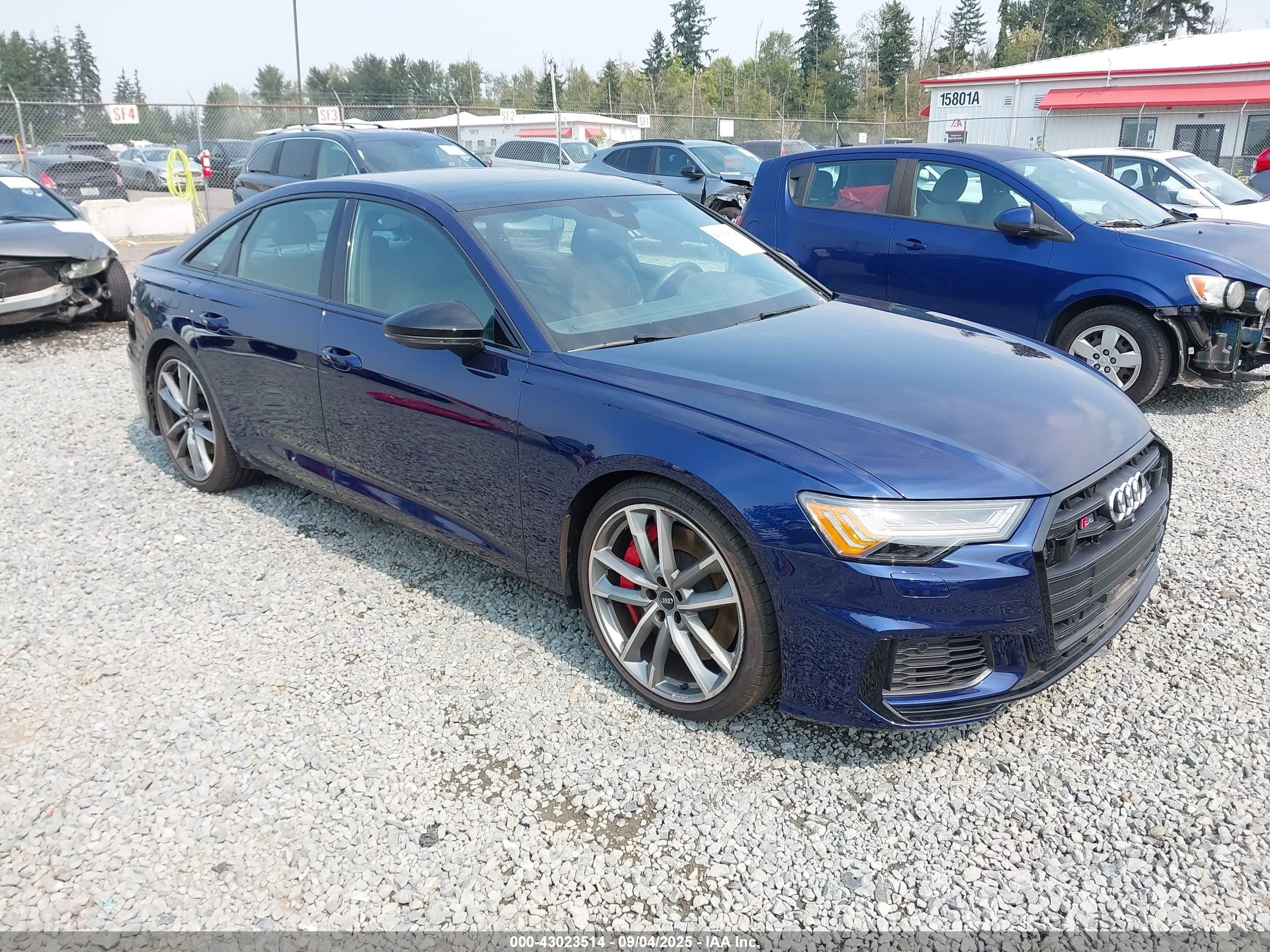 2020 Audi S6 Prestige, VIN WAUFFAF23LN048281 — Зад