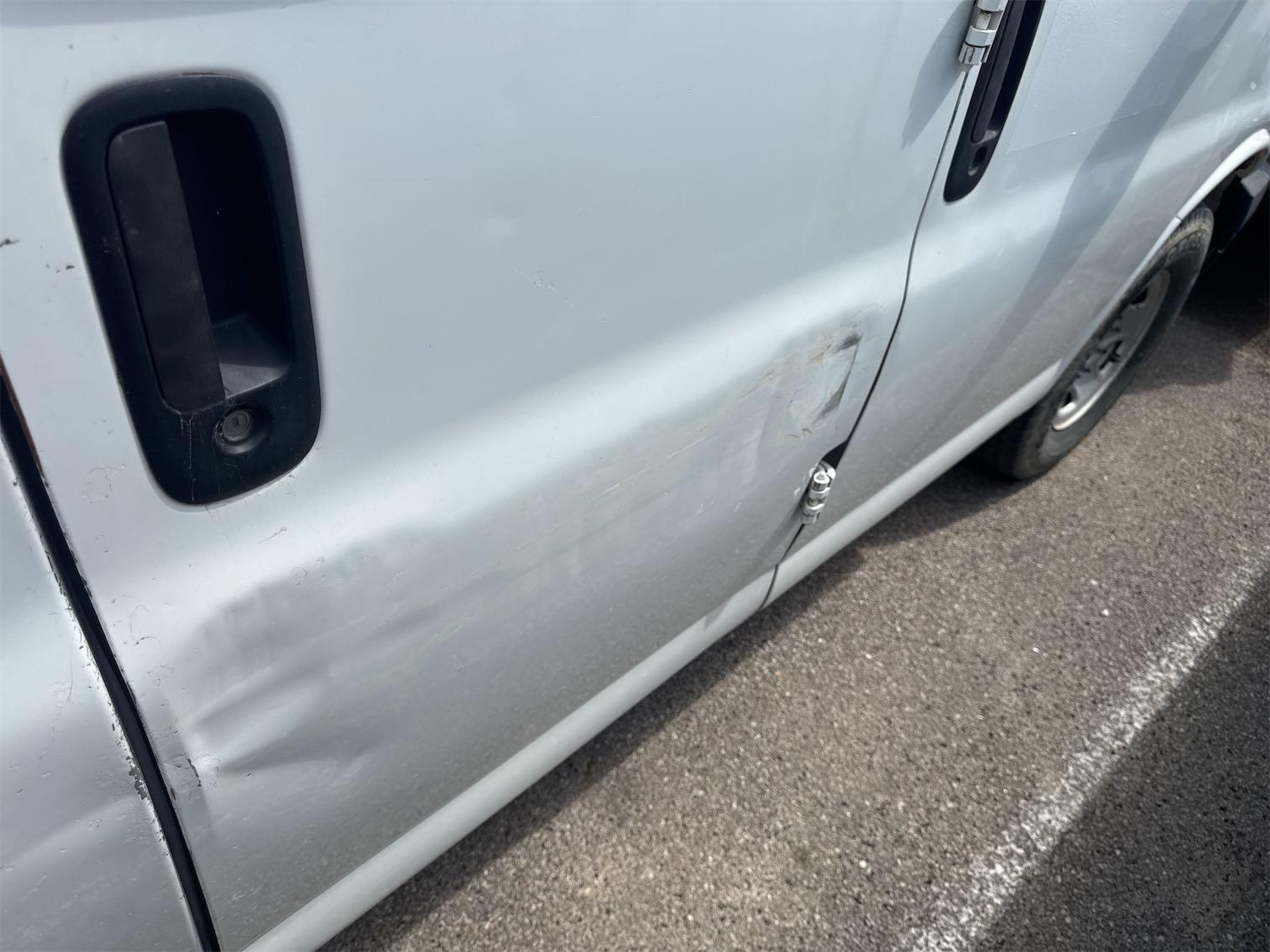 2016 Chevrolet Express 2500, VIN 1GAWGEFF1G1322710 — Normal wear