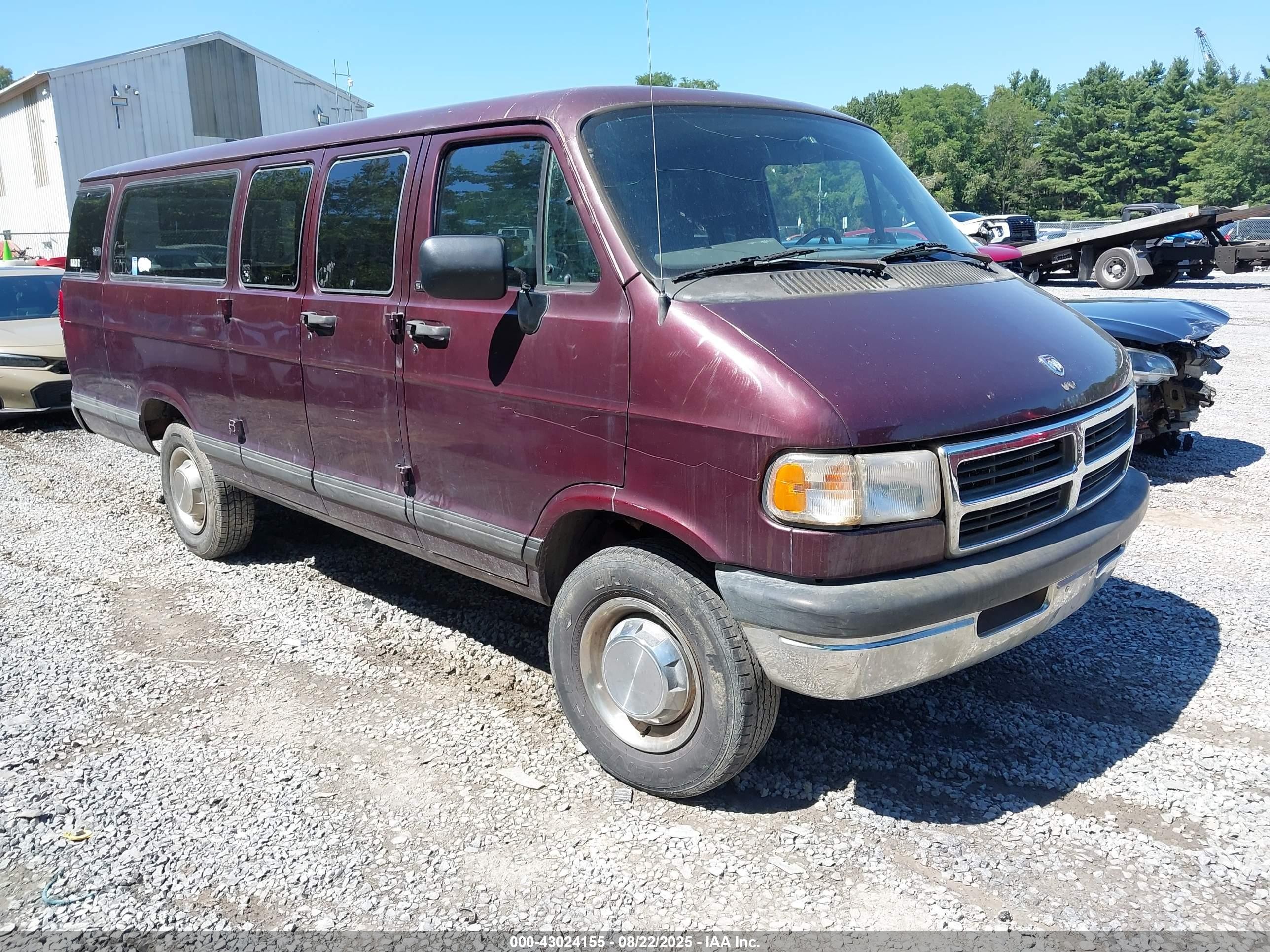1996 Dodge Passenger, VIN 2B5WB35Z6TK163213 — Normal wear
