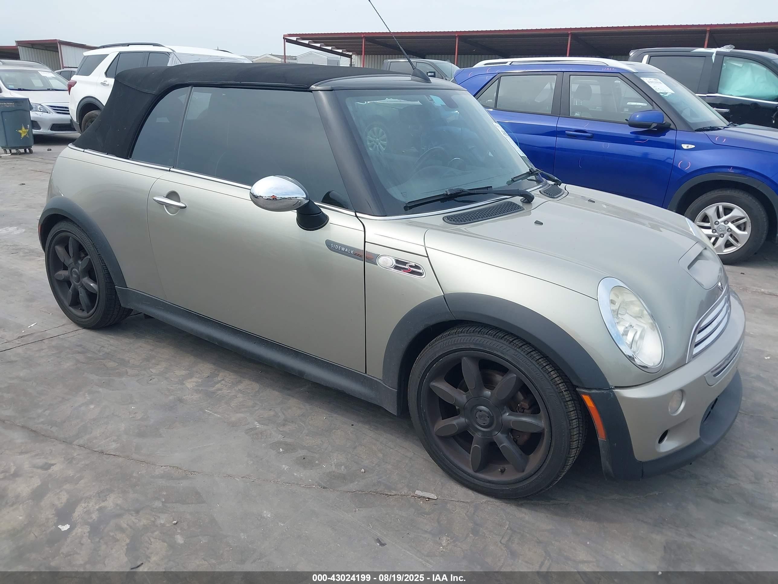 2008 MINI Convertible S, VIN WMWRH33578TL96217 — Зад