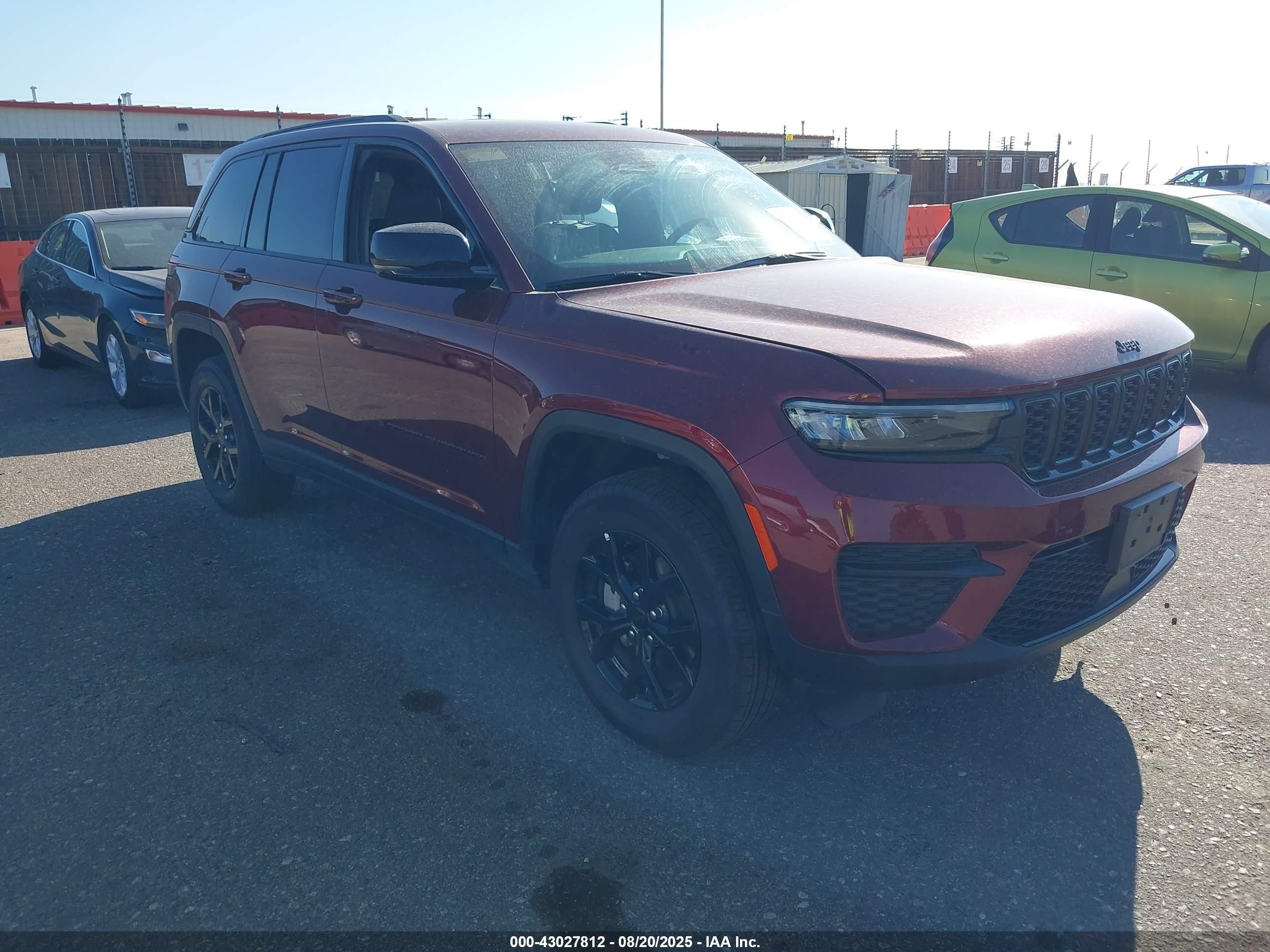 2025 Jeep Grand Cherokee Altitude, VIN 1C4RJHAG3S8699238 — Side