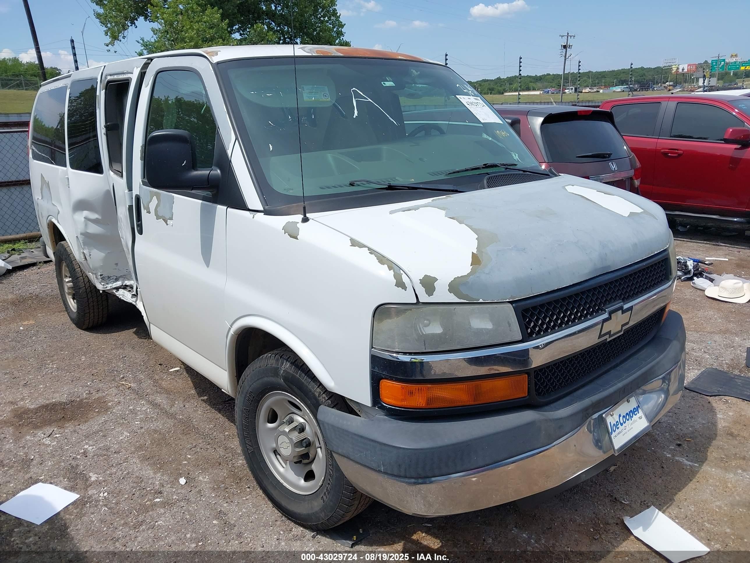 2008 Chevrolet Express Passenger, VIN 1GAHG35K181143645 — Side