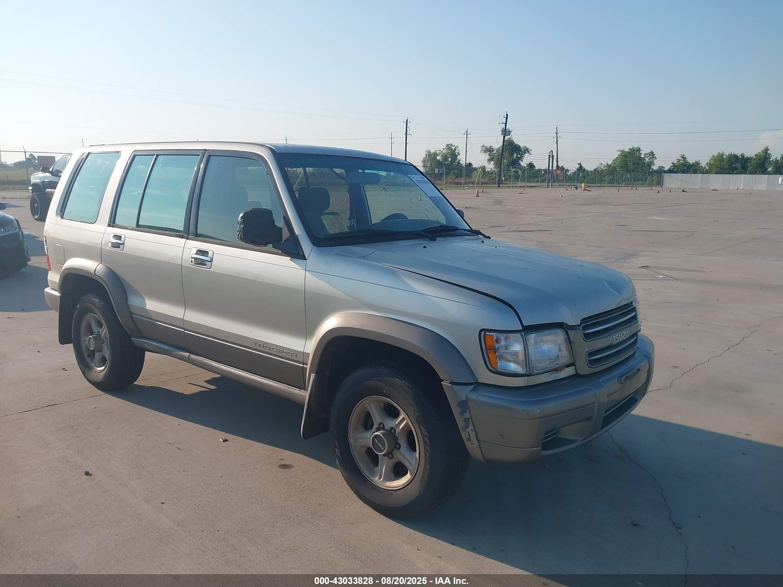 2002 Isuzu Trooper S, VIN JACDS58X027J06600 — Перед