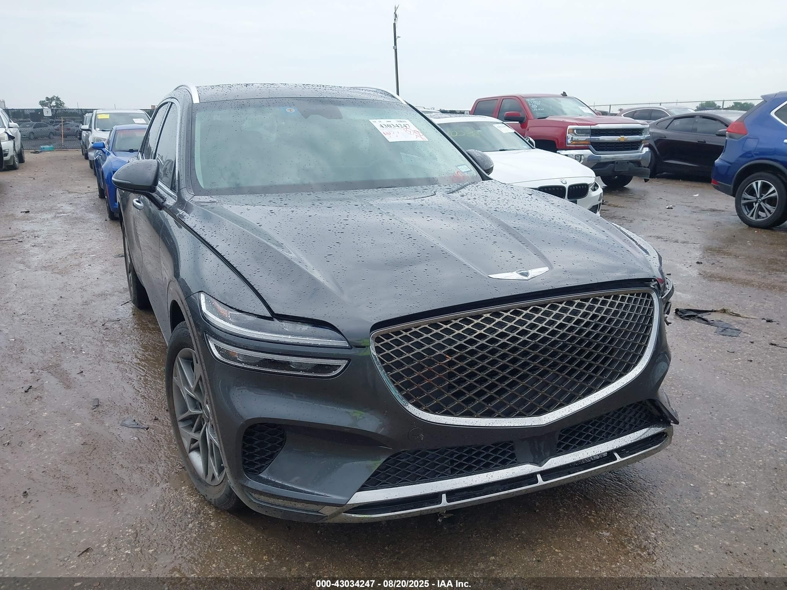 2022 Genesis GV70 2.5T, VIN KMUMADTB7NU075892 — Side