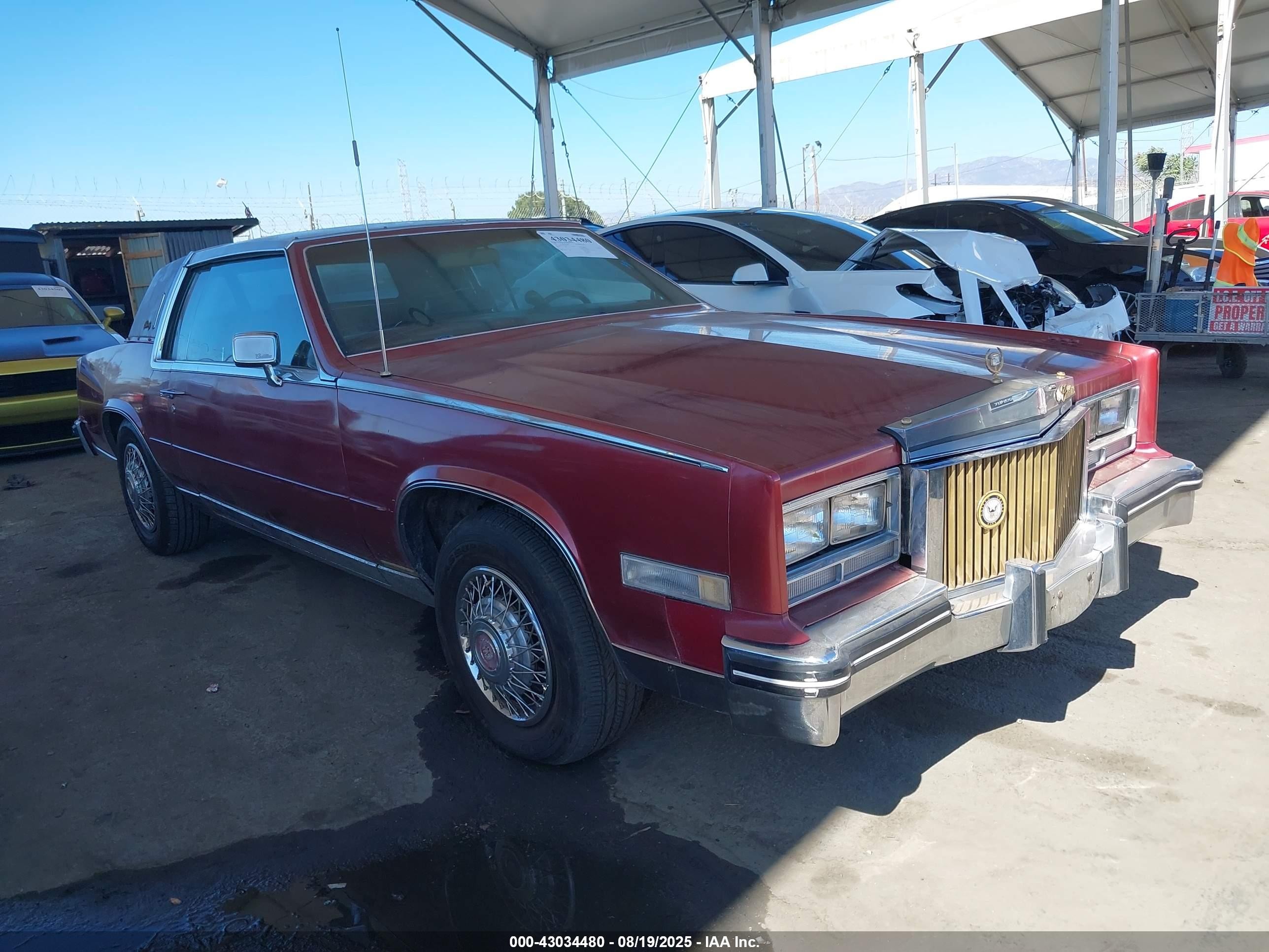 1985 Cadillac Eldorado, VIN 1G6EL5785FE611727 — Бок