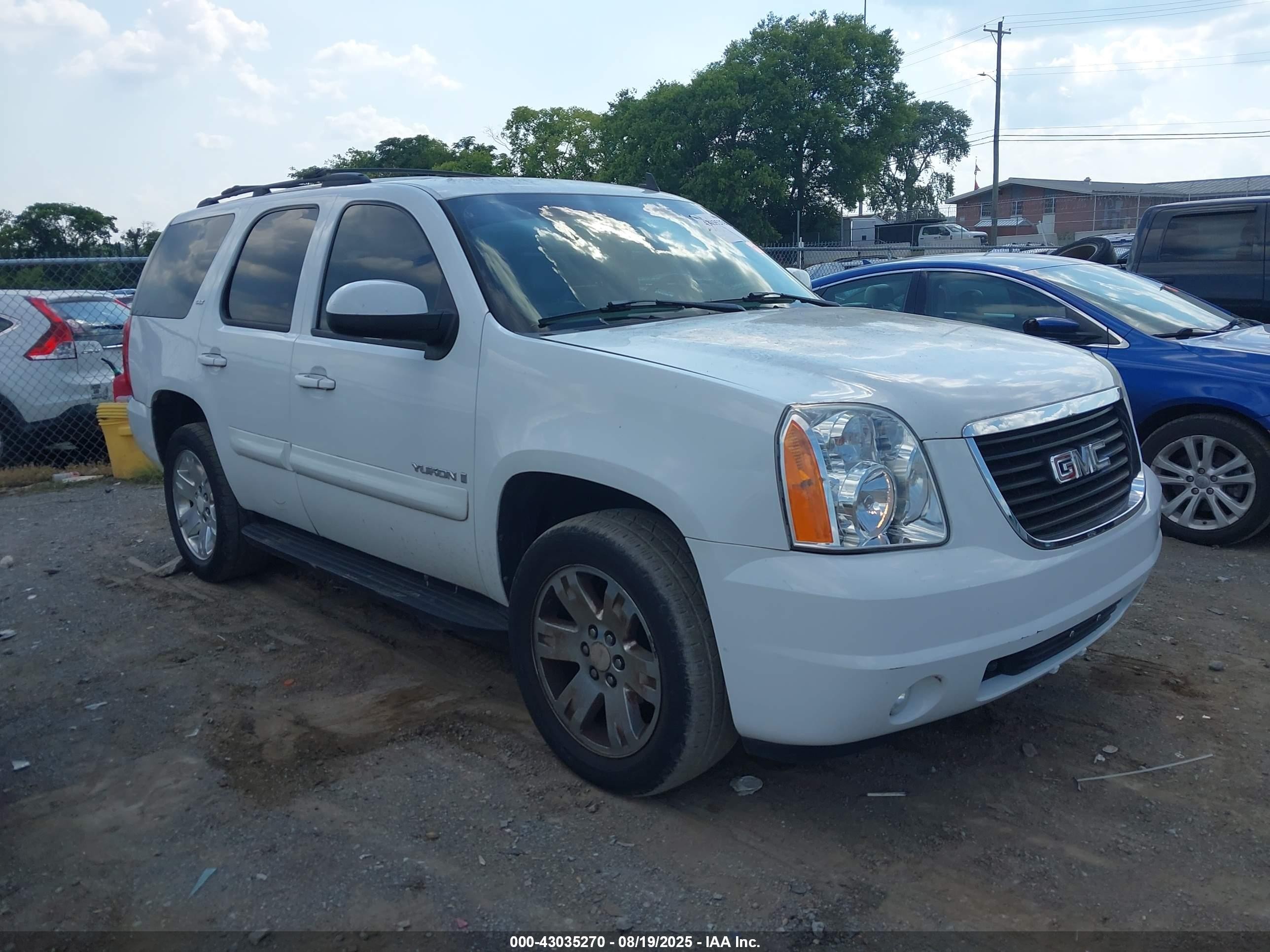 2007 GMC Yukon SLE, VIN 1GKFC130X7J333947 — Rear end