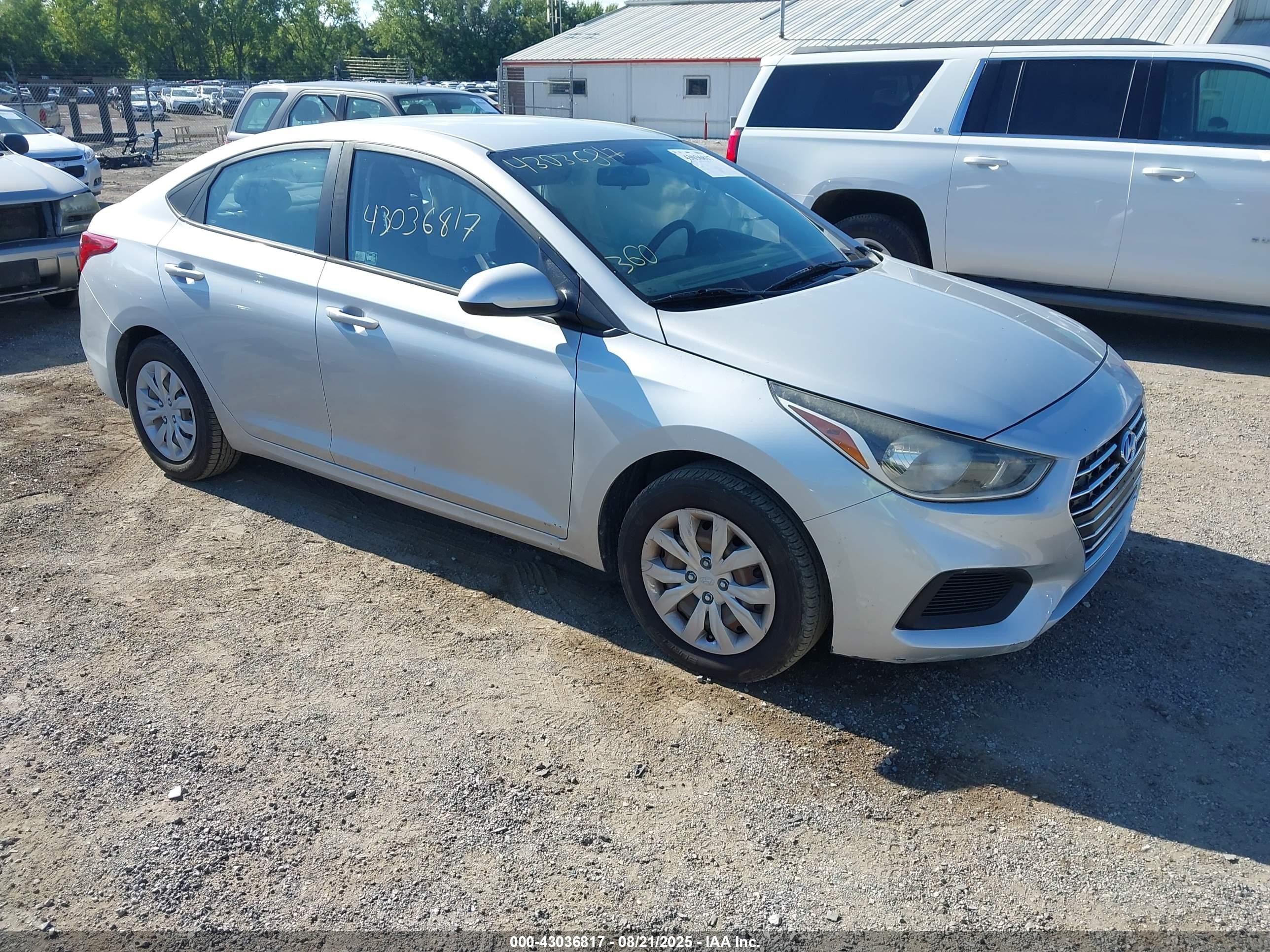2020 Hyundai Accent SE, VIN 3KPC24A64LE103953 — Side