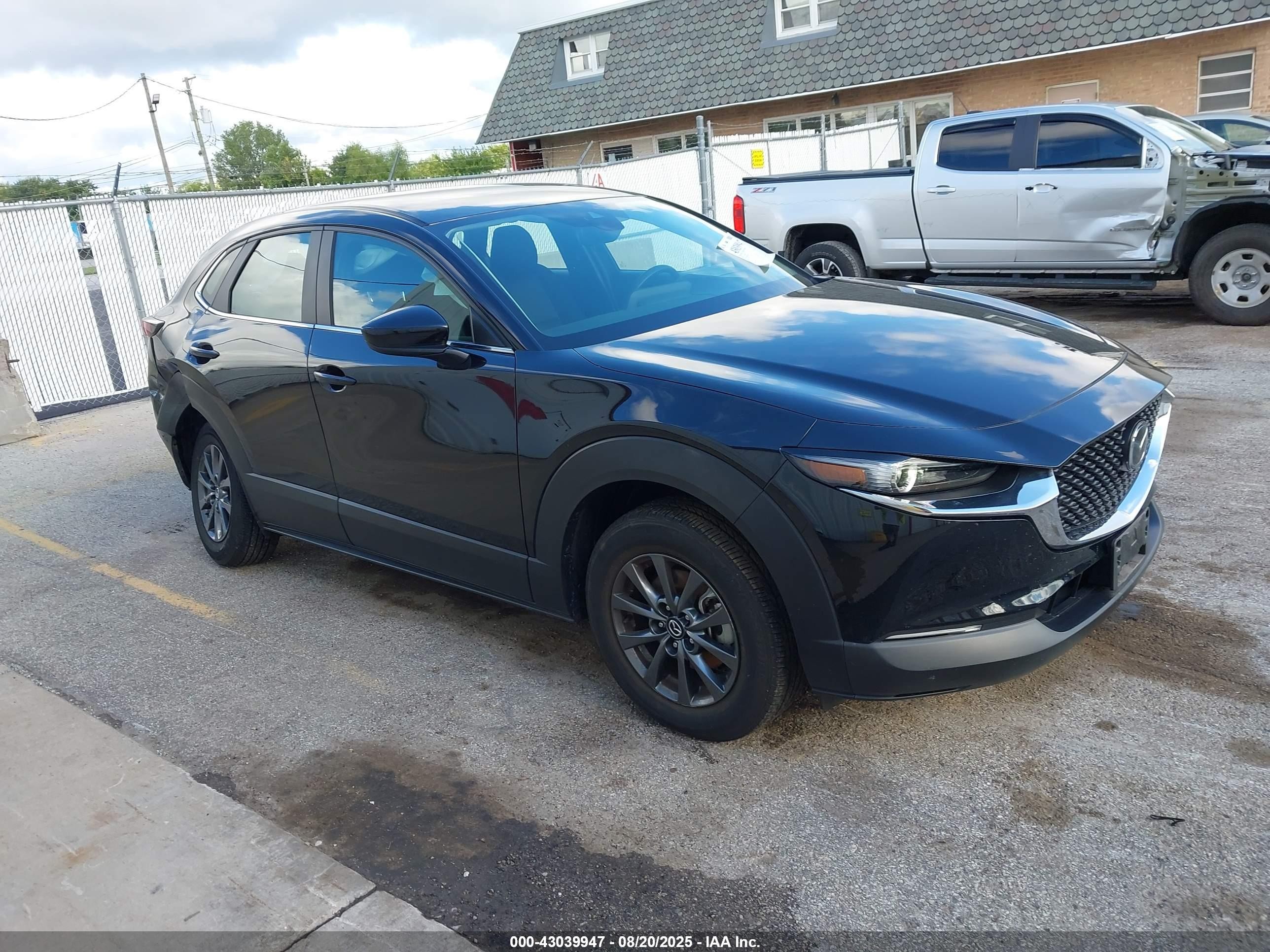 2022 Mazda CX-30 S, VIN 3MVDMBAL0NM449529 — Rear end