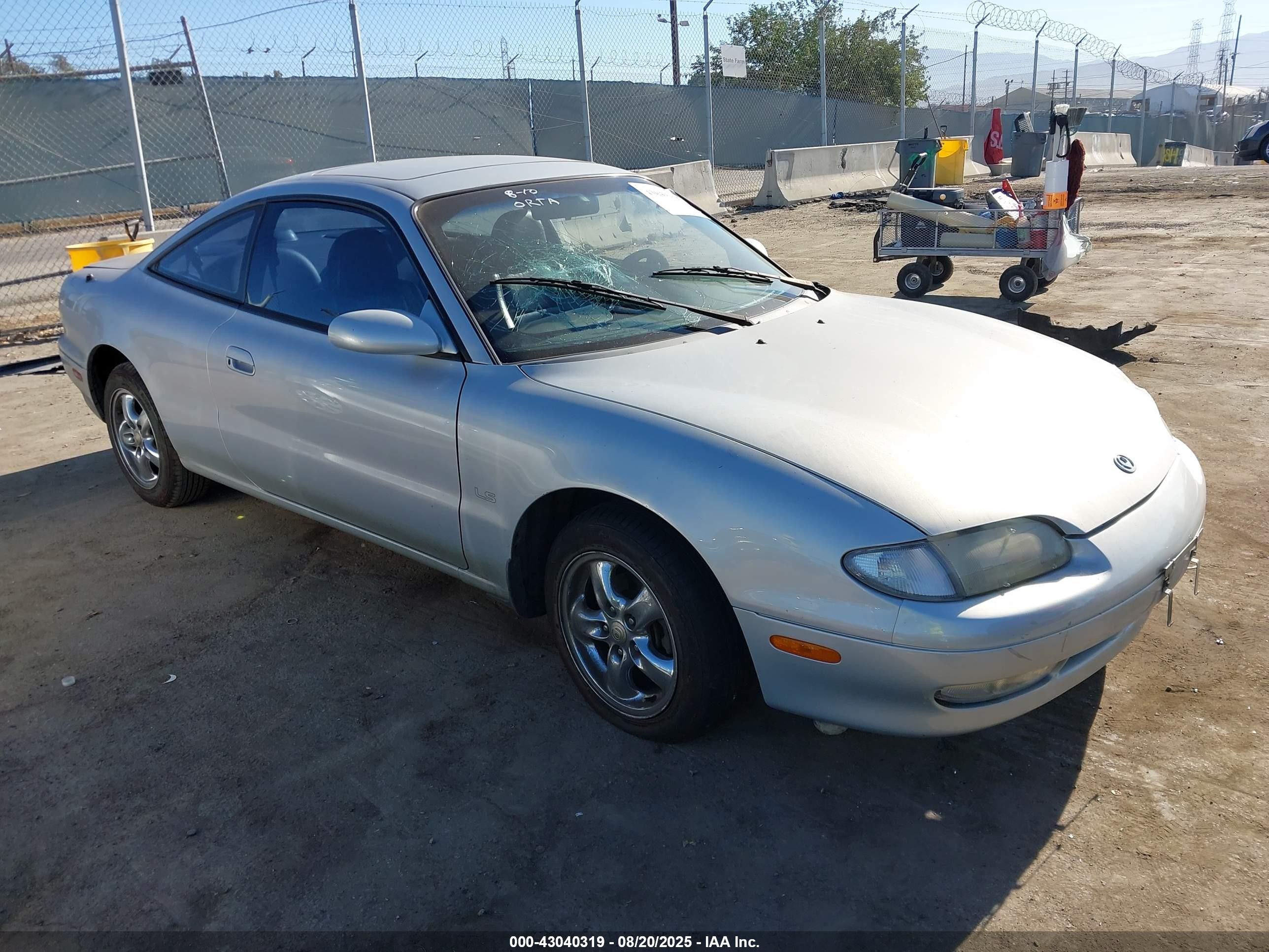 1995 Mazda MX-6 LS, VIN 1YVGE31D5S5360643 — Front end