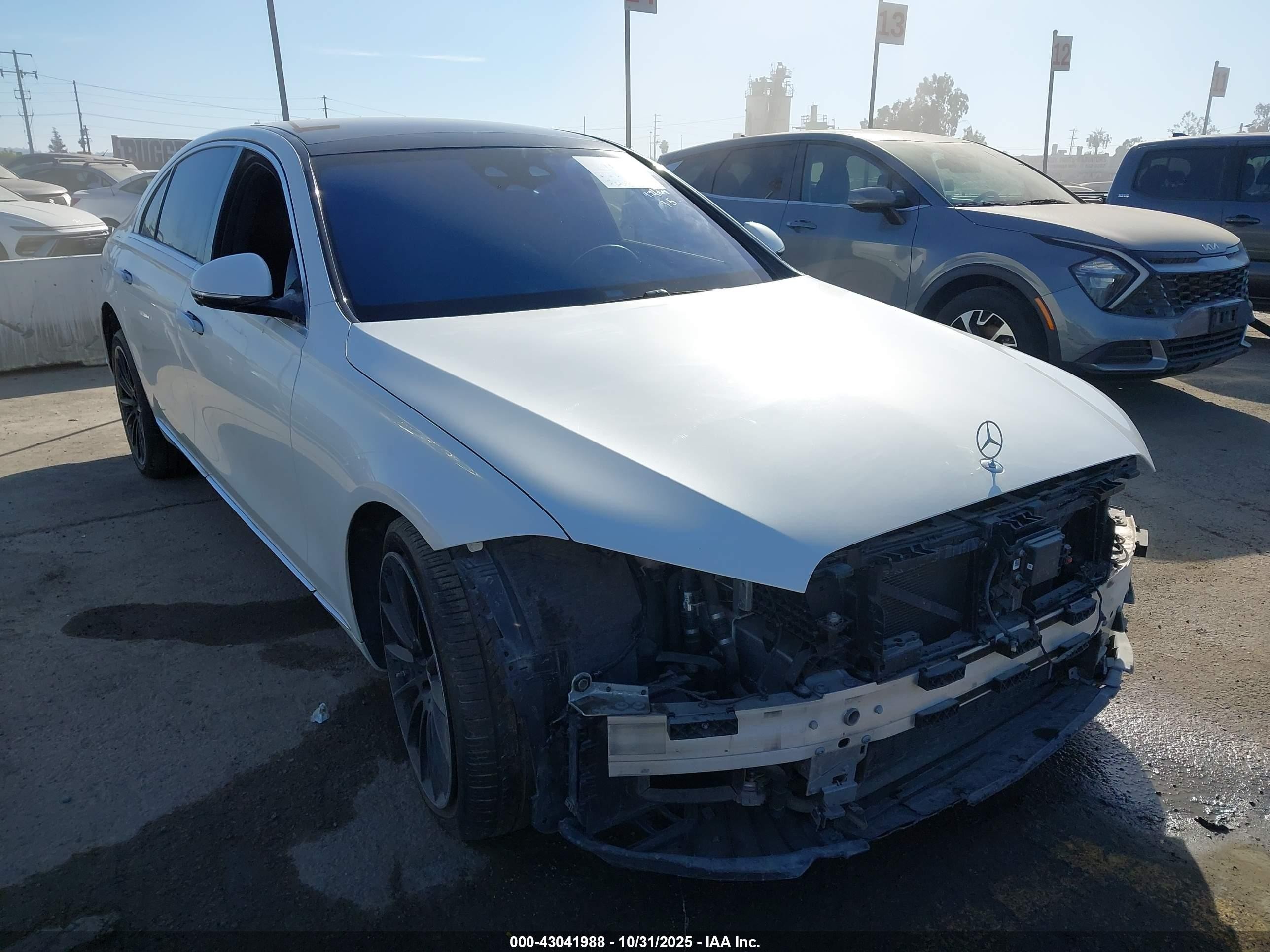 2022 Mercedes-Benz S 580, VIN W1K6G7GB2NA158482 — Front end