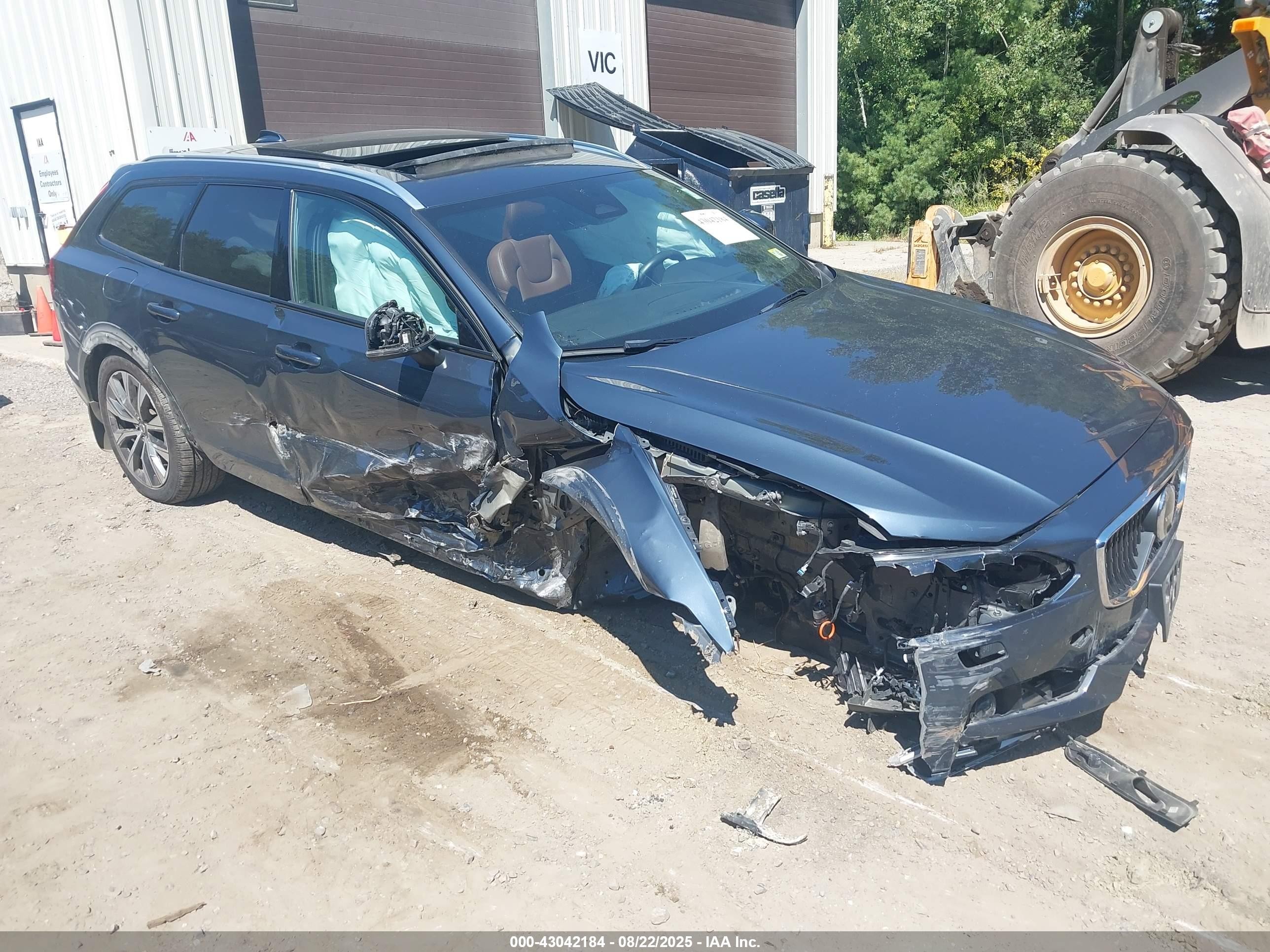 2022 Volvo V90, VIN YV4062NL2N1150414 — Бок