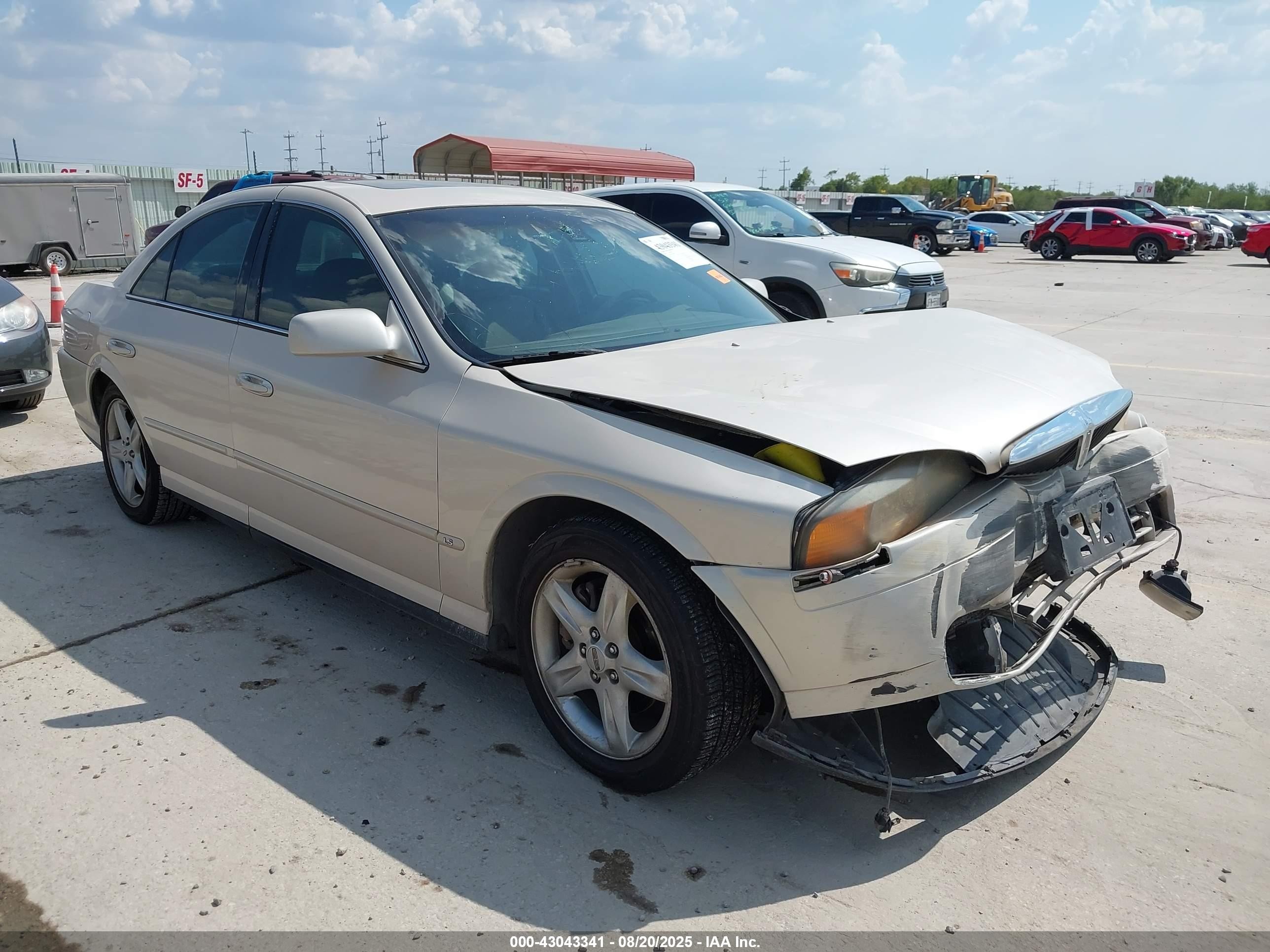 2001 Lincoln LS, VIN 1LNHM87A31Y606167 — Перед