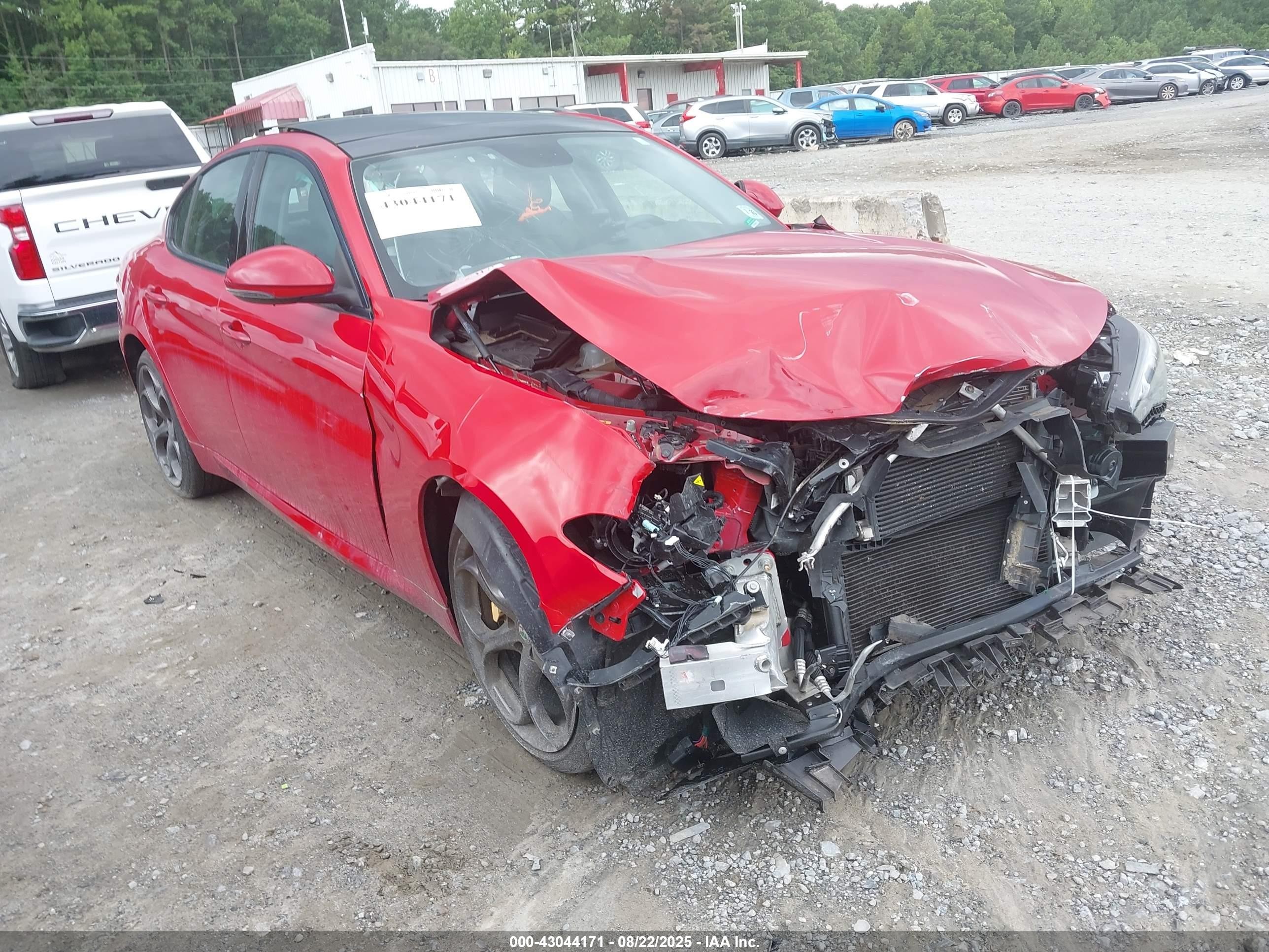 2018 Alfa Romeo Giulia Ti Sport, VIN ZARFAEEN2J7566698 — Перед