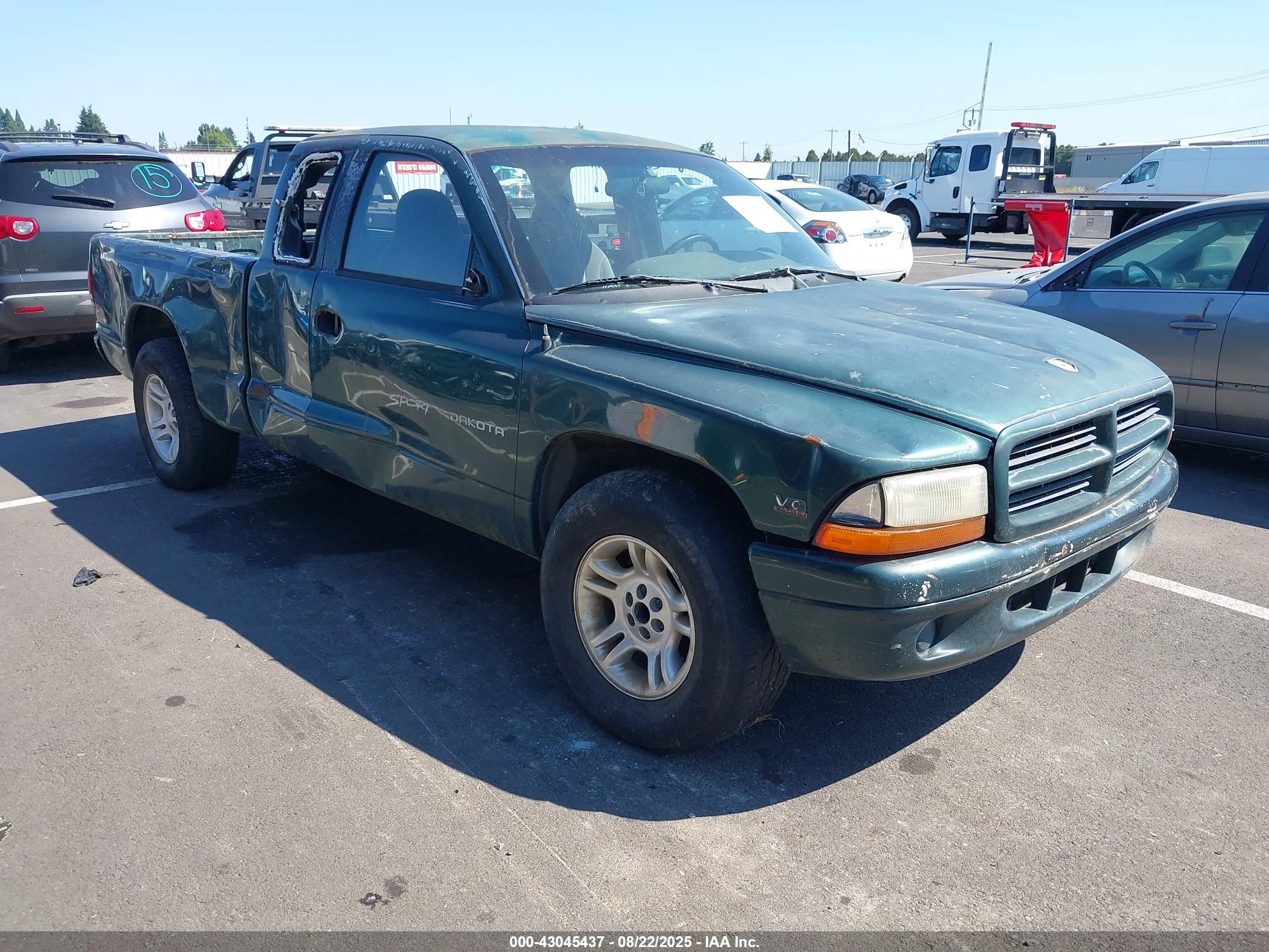 2000 Dodge Dakota Sport, VIN 1B7GL22N5YS516123 — Side