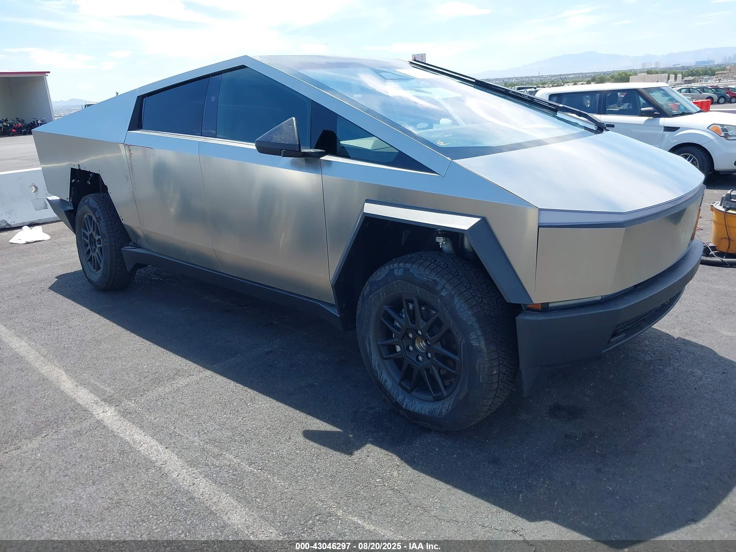 2025 Tesla Cybertruck, VIN 7G2CEHED5SA062985 — Side