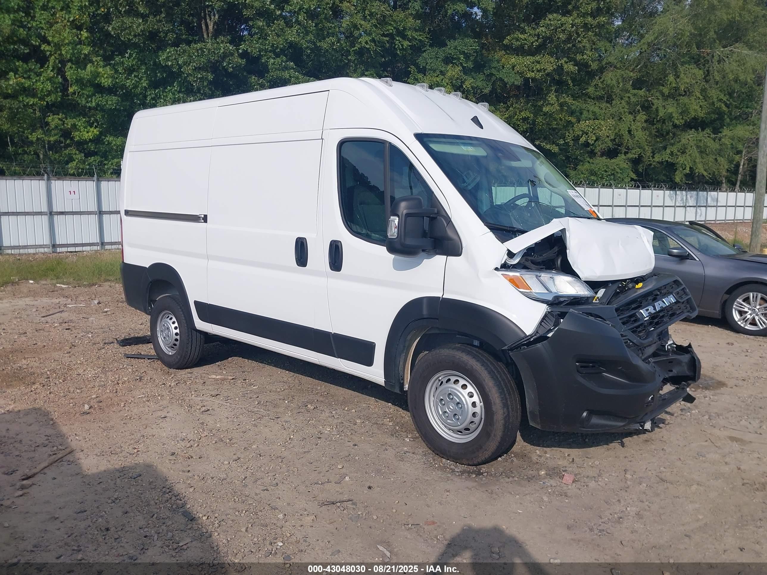 2025 Ram ProMaster Cargo Tradesman, VIN 3C6LRVBG0SE537477 — Front end