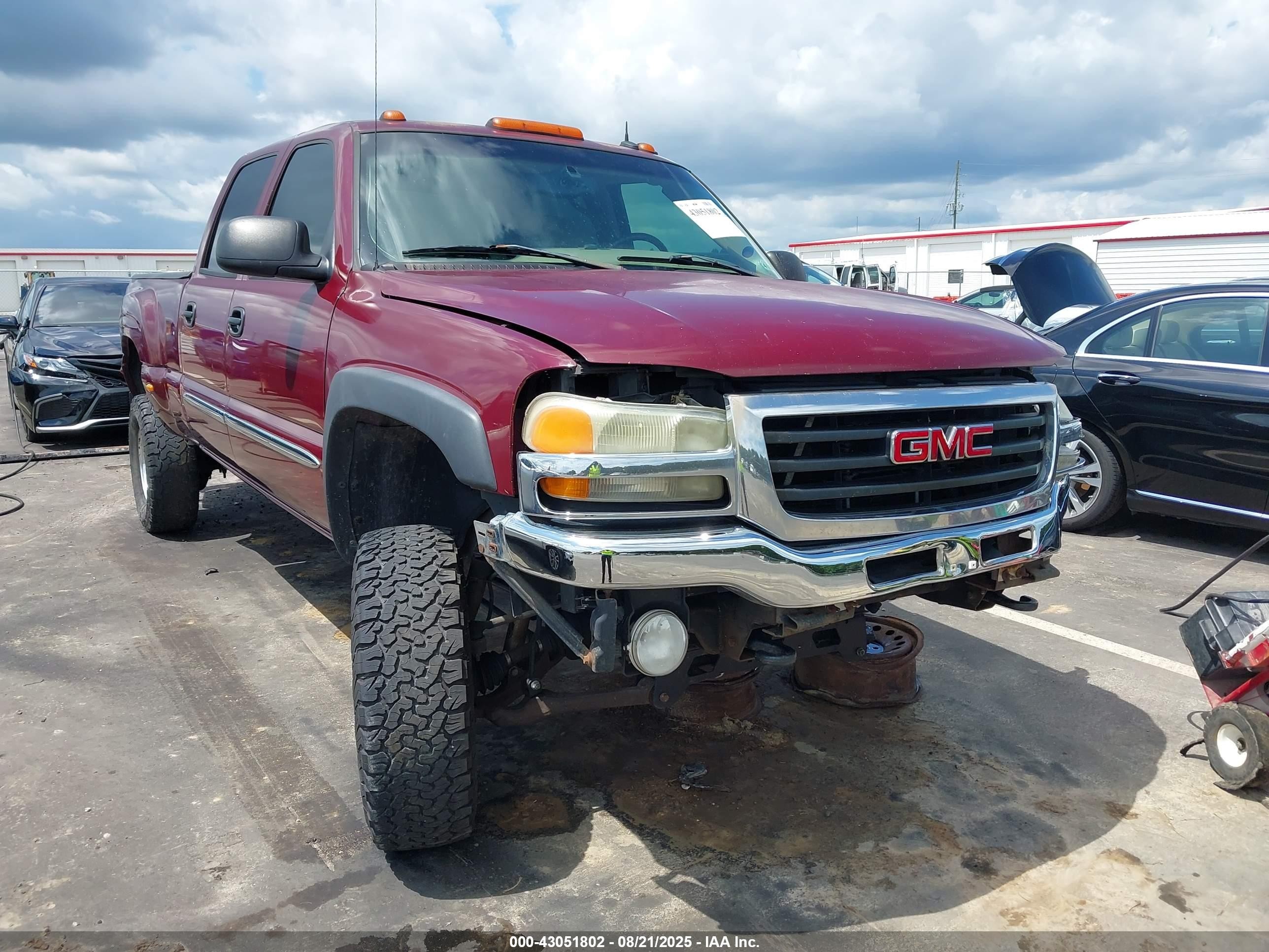 2003 GMC Sierra 1500HD SLE, VIN 1GTGK13U53F230020 — Front end