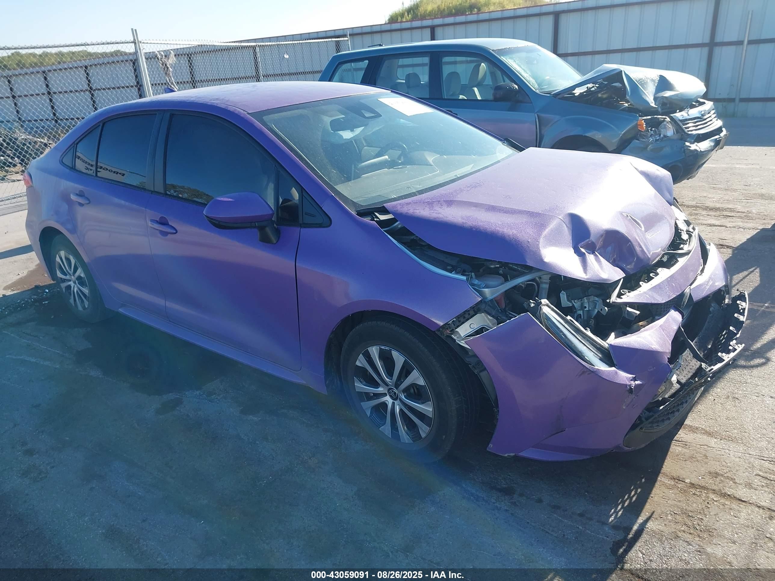 2021 Toyota Corolla Hybrid LE, VIN JTDEAMDE9MJ022546 — Front end