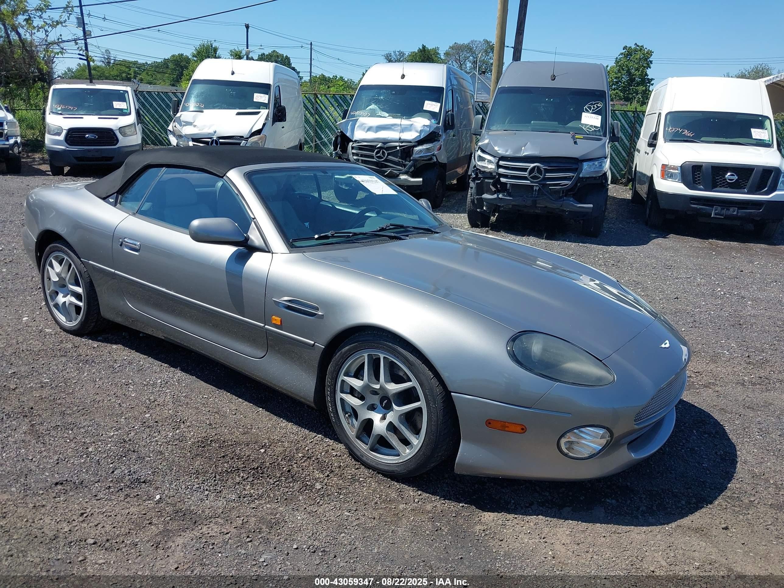 2001 Aston Martin DB7, VIN SCFAB42301K401620 — Перед