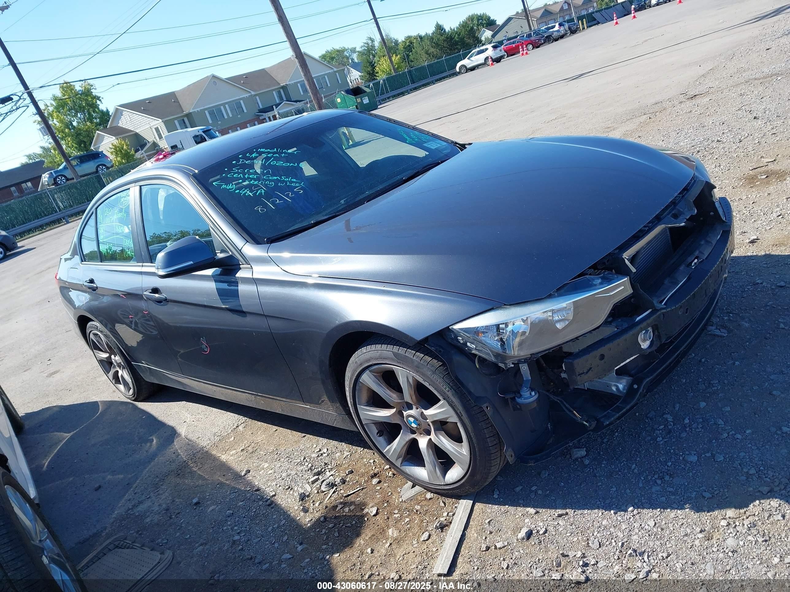 2014 BMW 3 Series 320i xDrive, VIN WBA3C3C5XEP662368 — Rear end