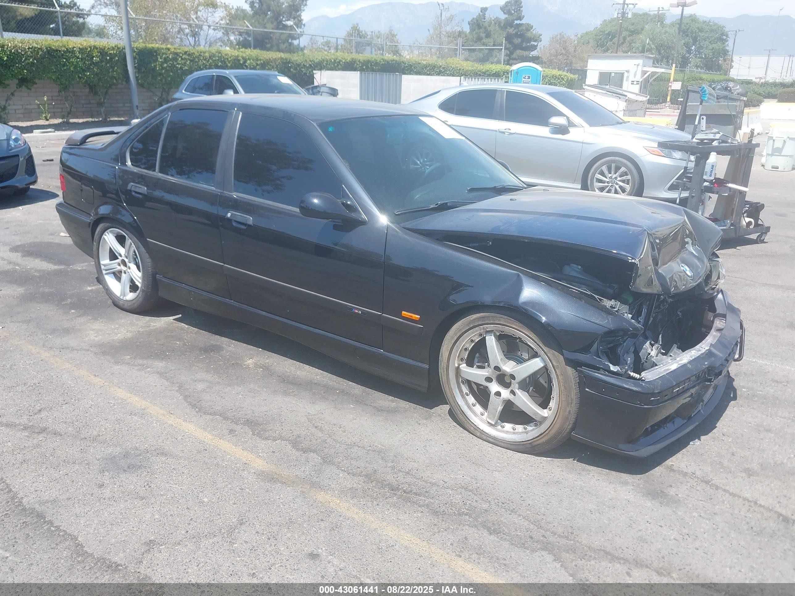 1997 BMW M3, VIN WBSCD0326VEE12430 — Перед