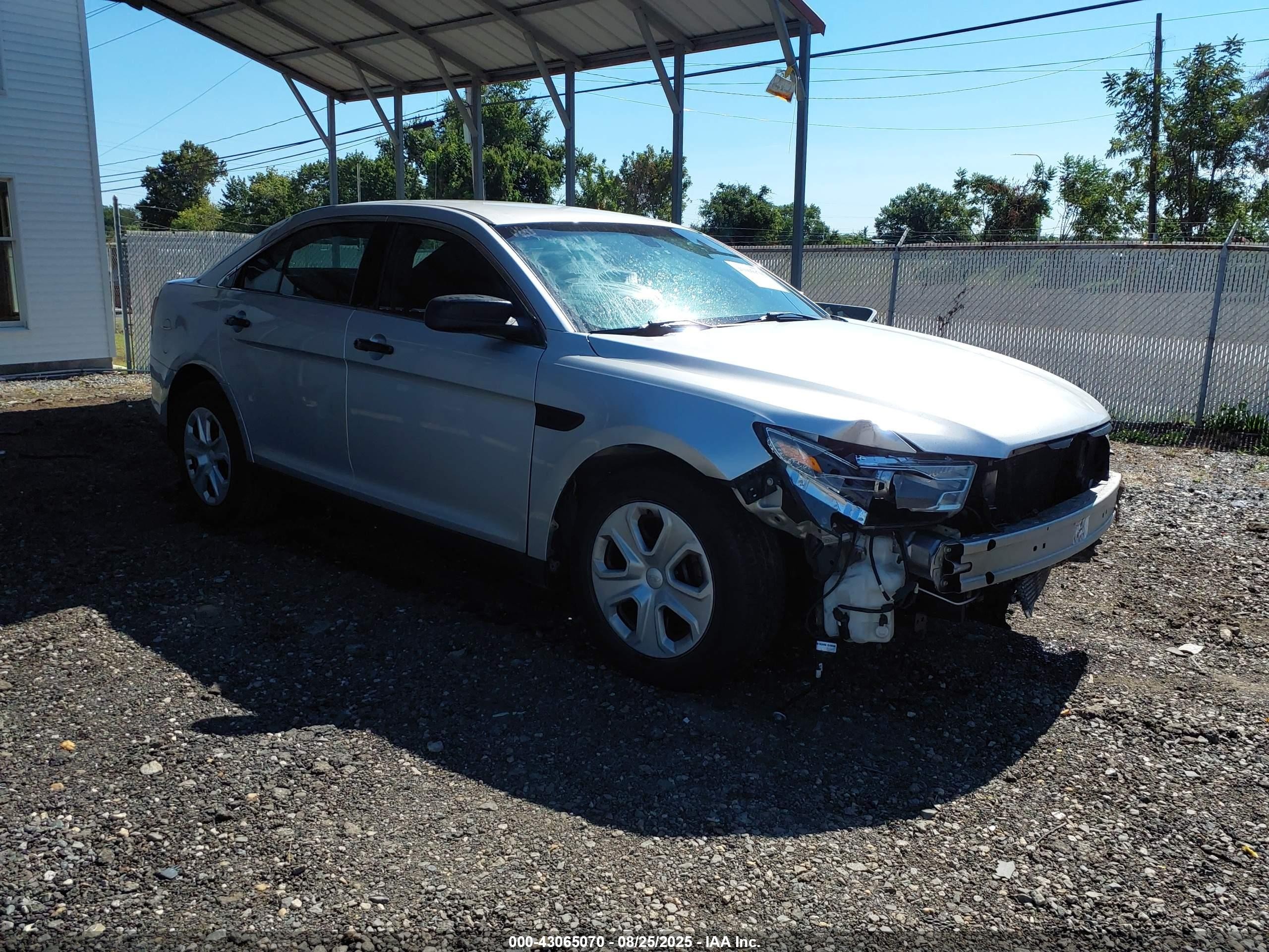 2017 Ford Police Interceptor, VIN 1FAHP2L83HG117530 — Front end