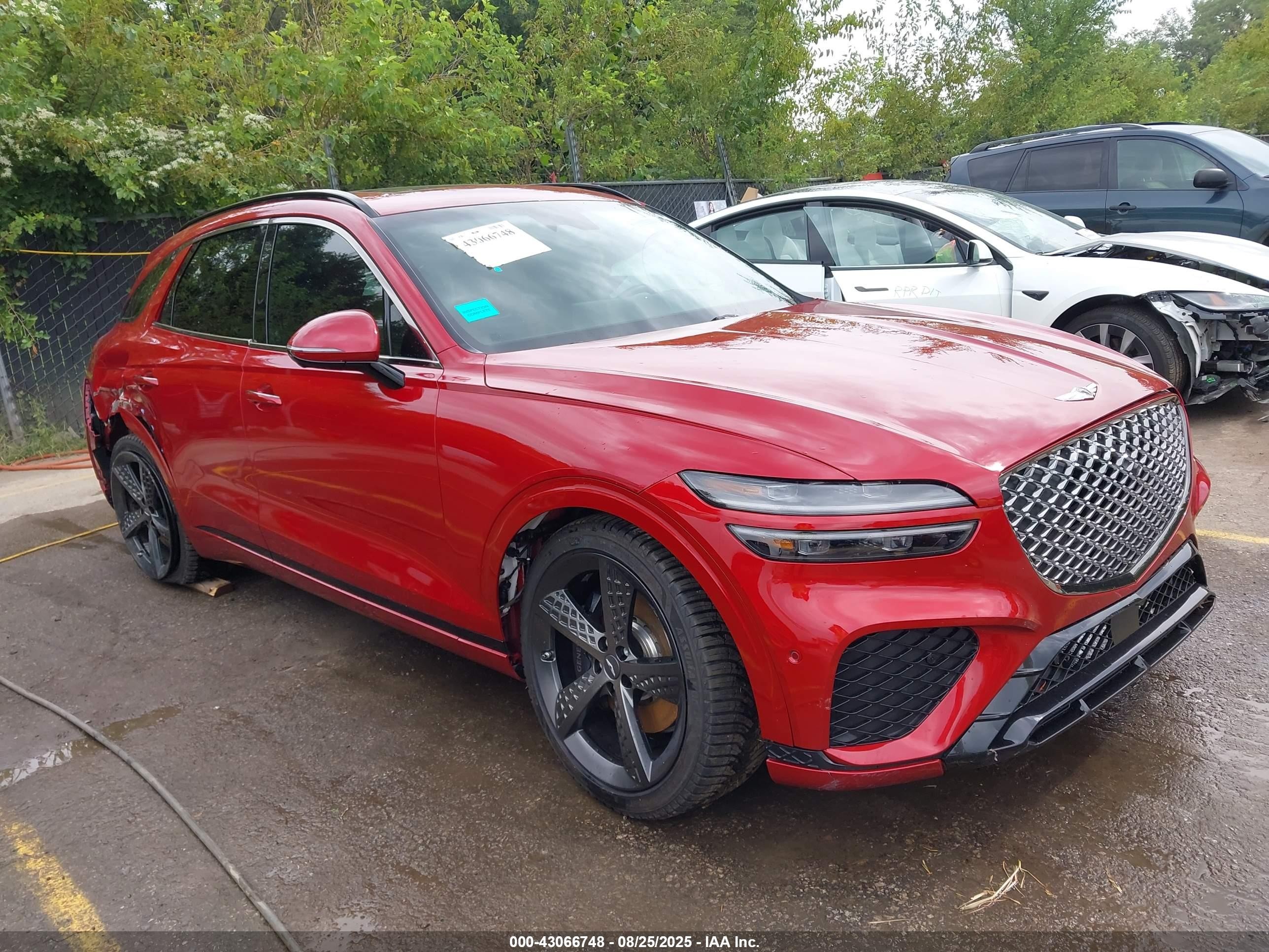 2024 Genesis GV70 2.5T, VIN 5NMMADTB2RH002302 — Front end