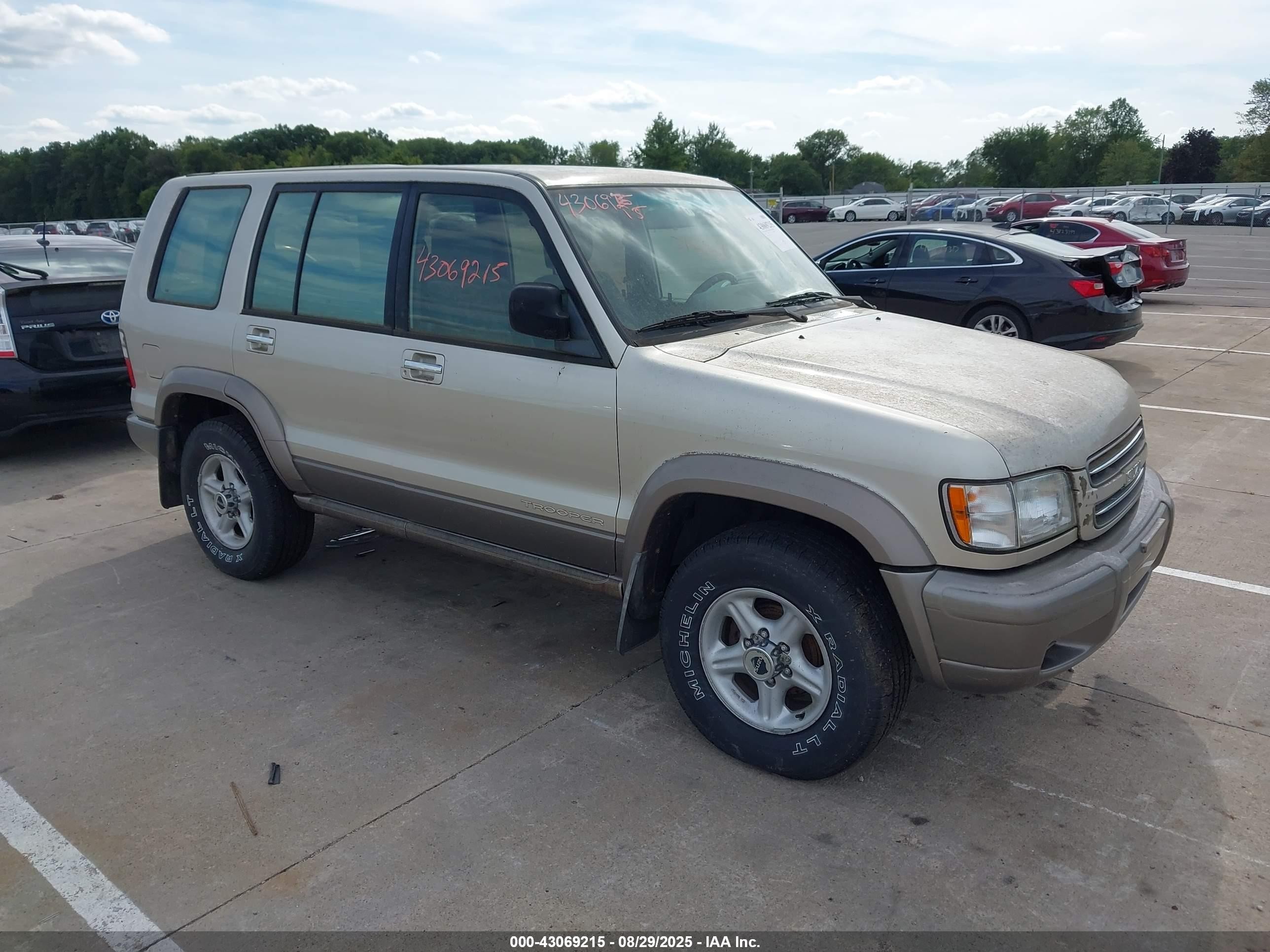 2002 Isuzu Trooper S, VIN JACDJ58X827J04354 — Биологическое загрязнение